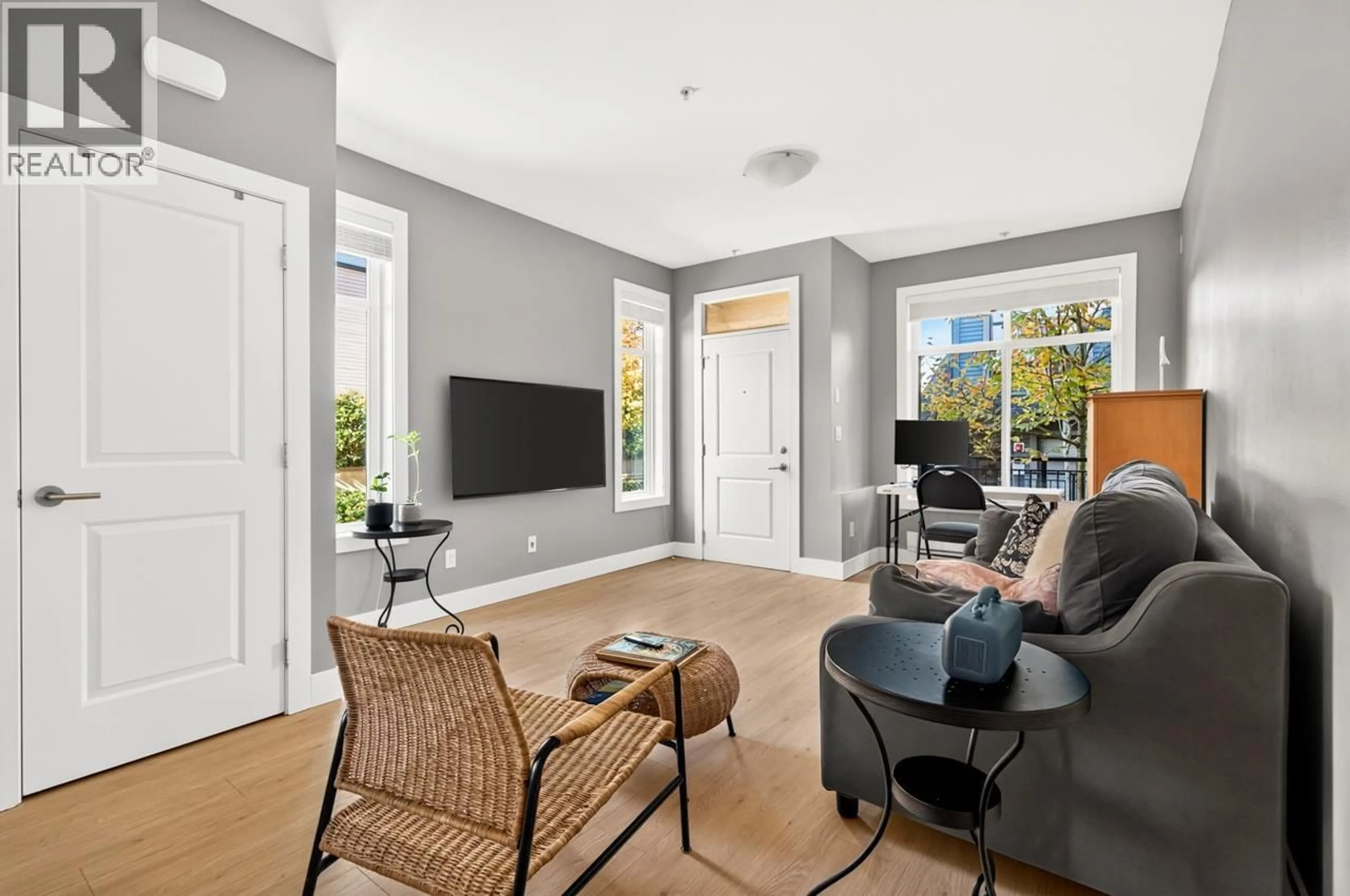 Living room with furniture, unknown for 13 - 5821 WALES STREET, Vancouver British Columbia V5R0E6