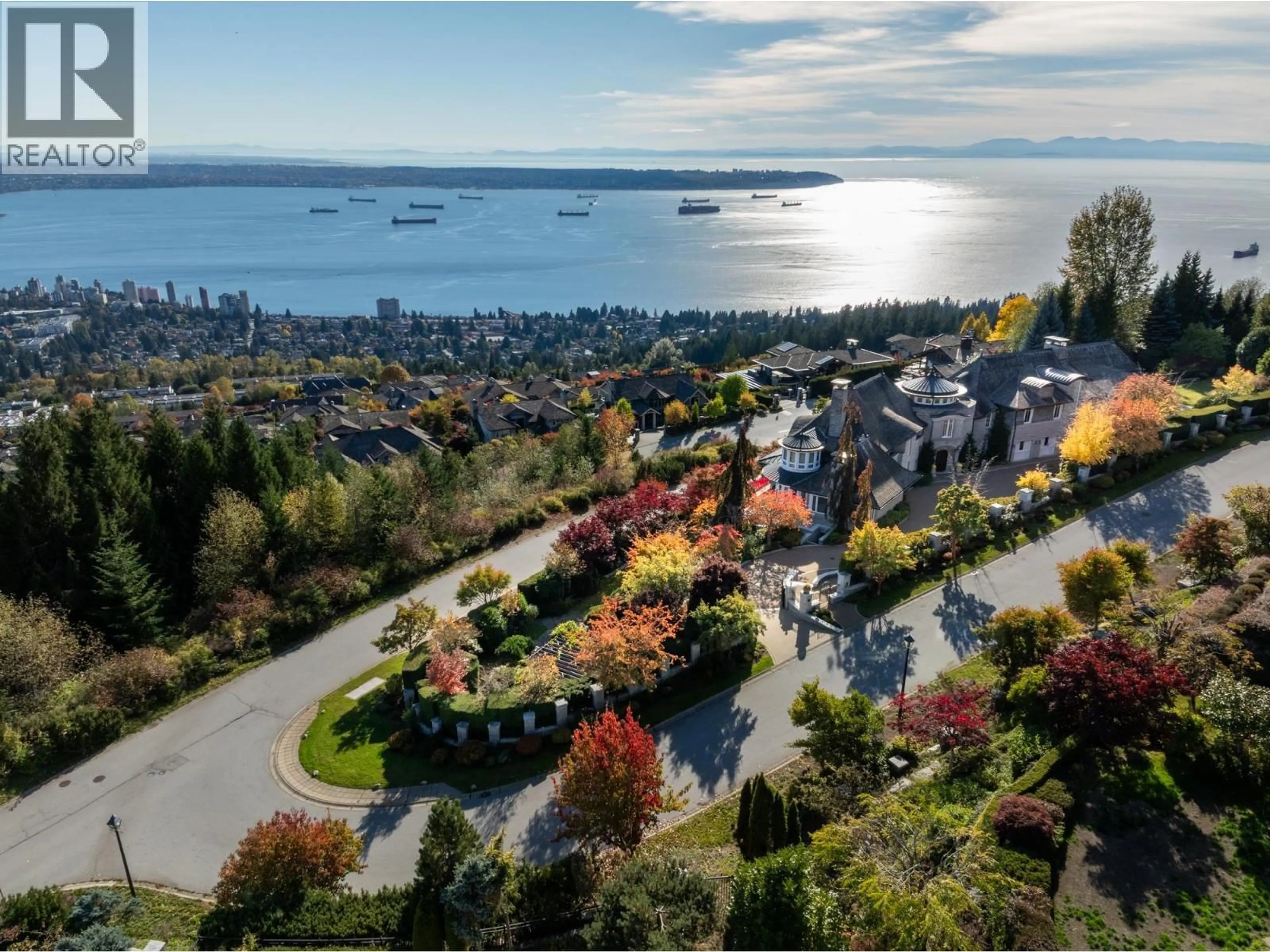 A pic from outside/outdoor area/front of a property/back of a property/a pic from drone, water/lake/river/ocean view for 2743 WILLOUGHBY ROAD, West Vancouver British Columbia V7S3K3