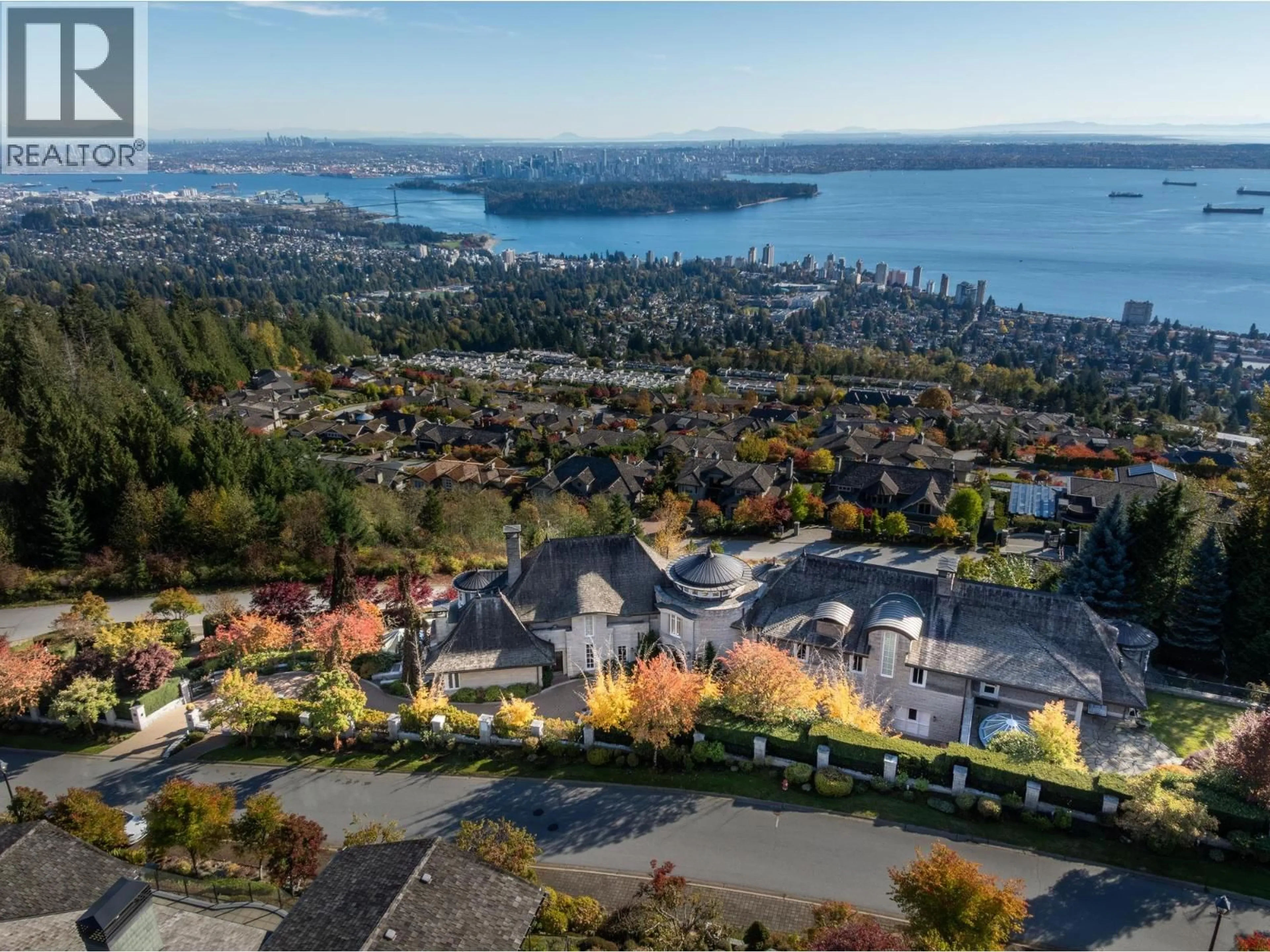 A pic from outside/outdoor area/front of a property/back of a property/a pic from drone, water/lake/river/ocean view for 2743 WILLOUGHBY ROAD, West Vancouver British Columbia V7S3K3