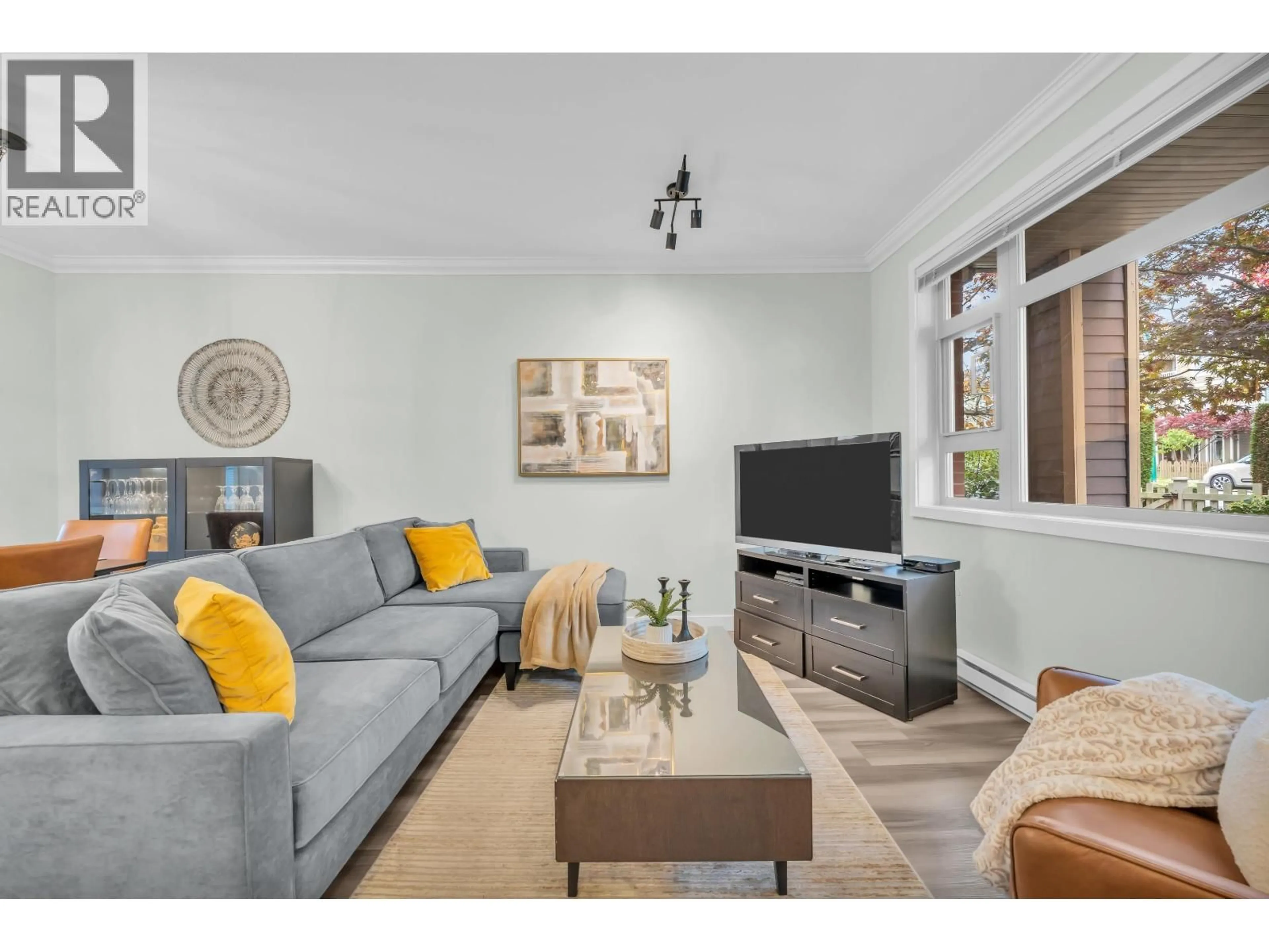 Living room with furniture, unknown for 7345 MACPHERSON AVENUE, Burnaby British Columbia V5J0B2