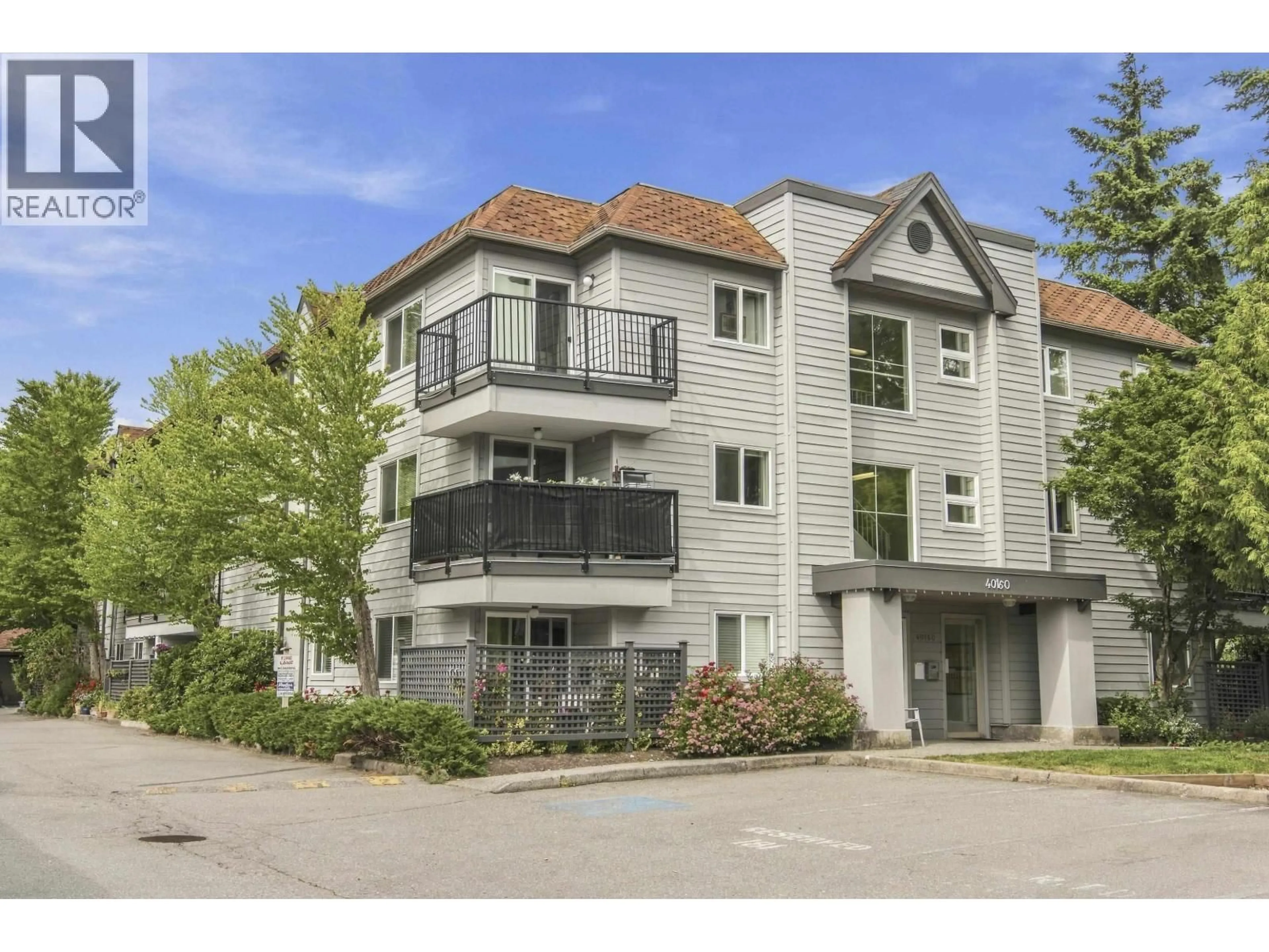 A pic from outside/outdoor area/front of a property/back of a property/a pic from drone, street for 305 - 40160 WILLOW CRESCENT, Squamish British Columbia V8B0M2