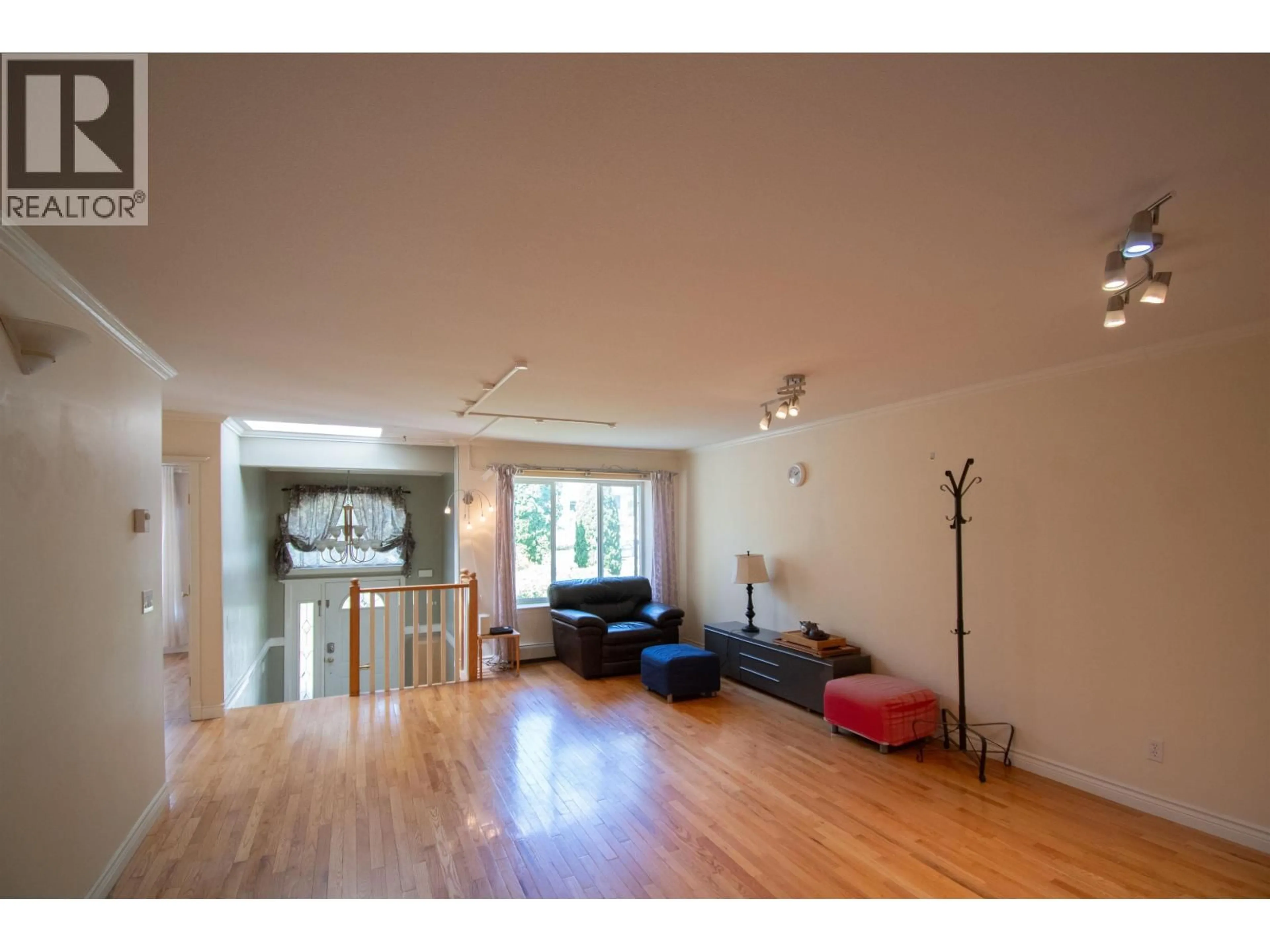 Unknown for 7546 12TH AVENUE, Burnaby British Columbia V3N2K1