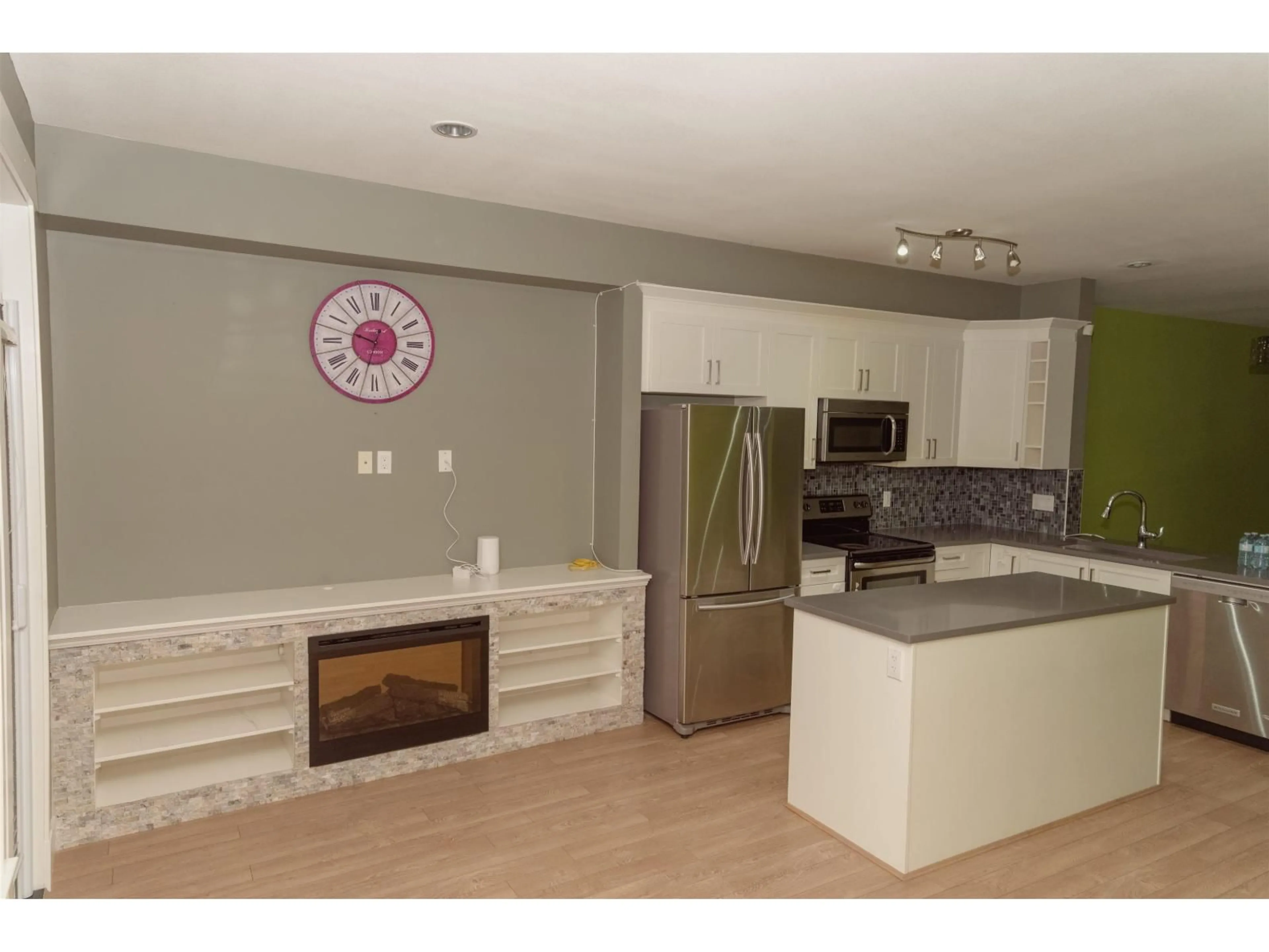 Open concept kitchen, unknown for 2 - 12775 63 AVENUE, Surrey British Columbia V3X0E9