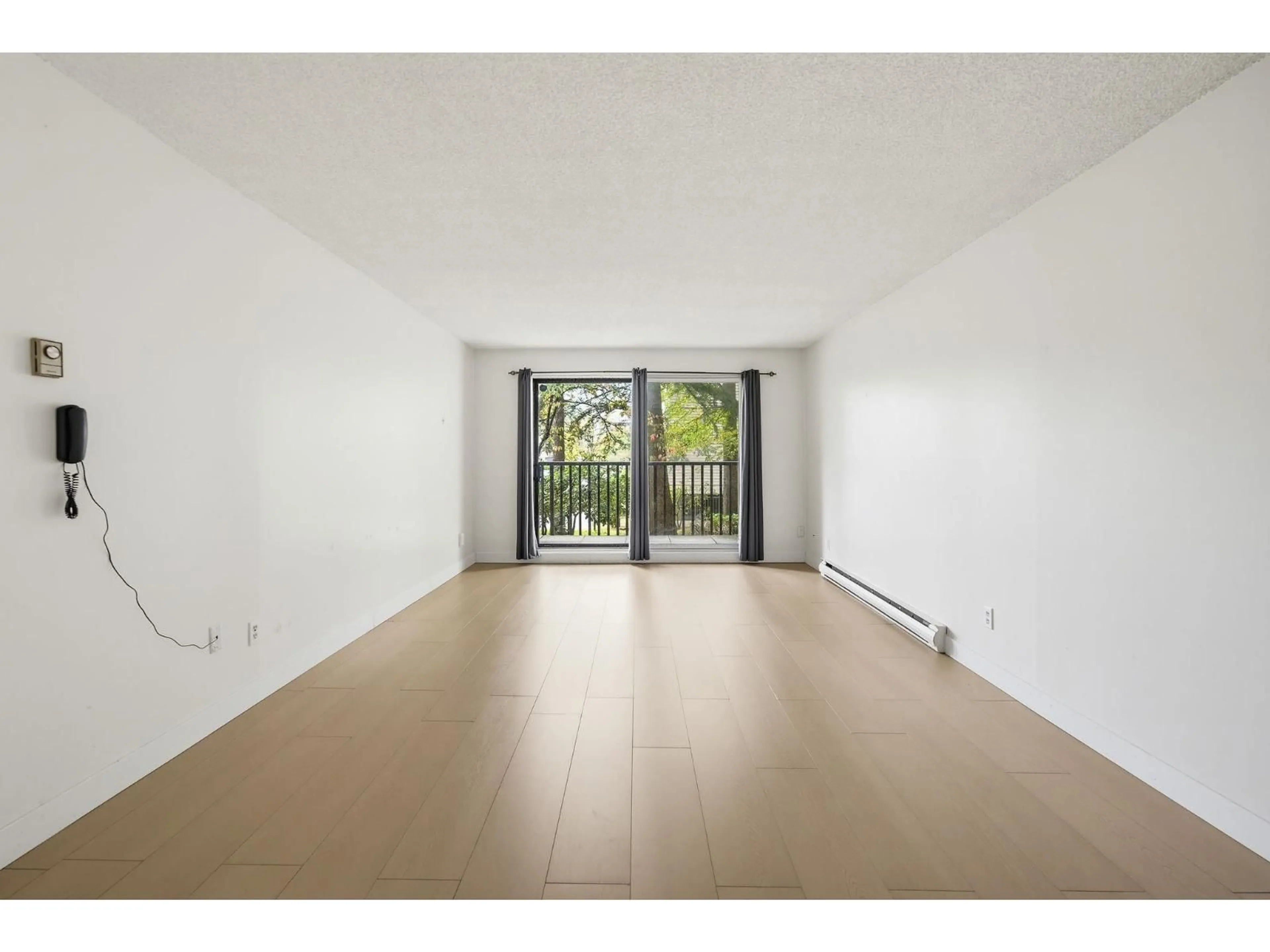 A pic of a room for 101 - 15238 100 AVENUE, Surrey British Columbia V3R7T9