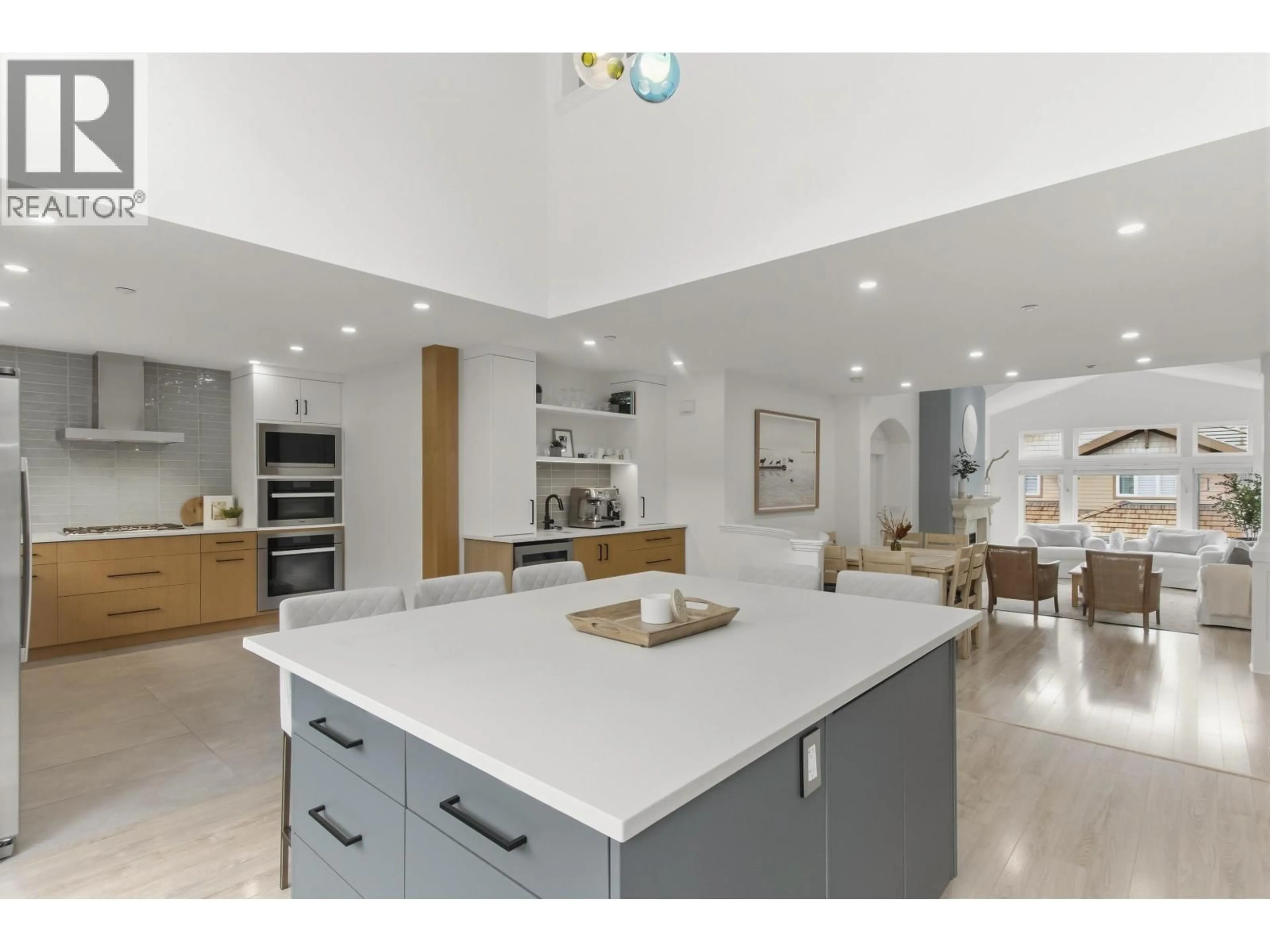 Open concept kitchen, ceramic/tile floor for 25 WHITECAP COURT, Furry Creek British Columbia V0N3Z1