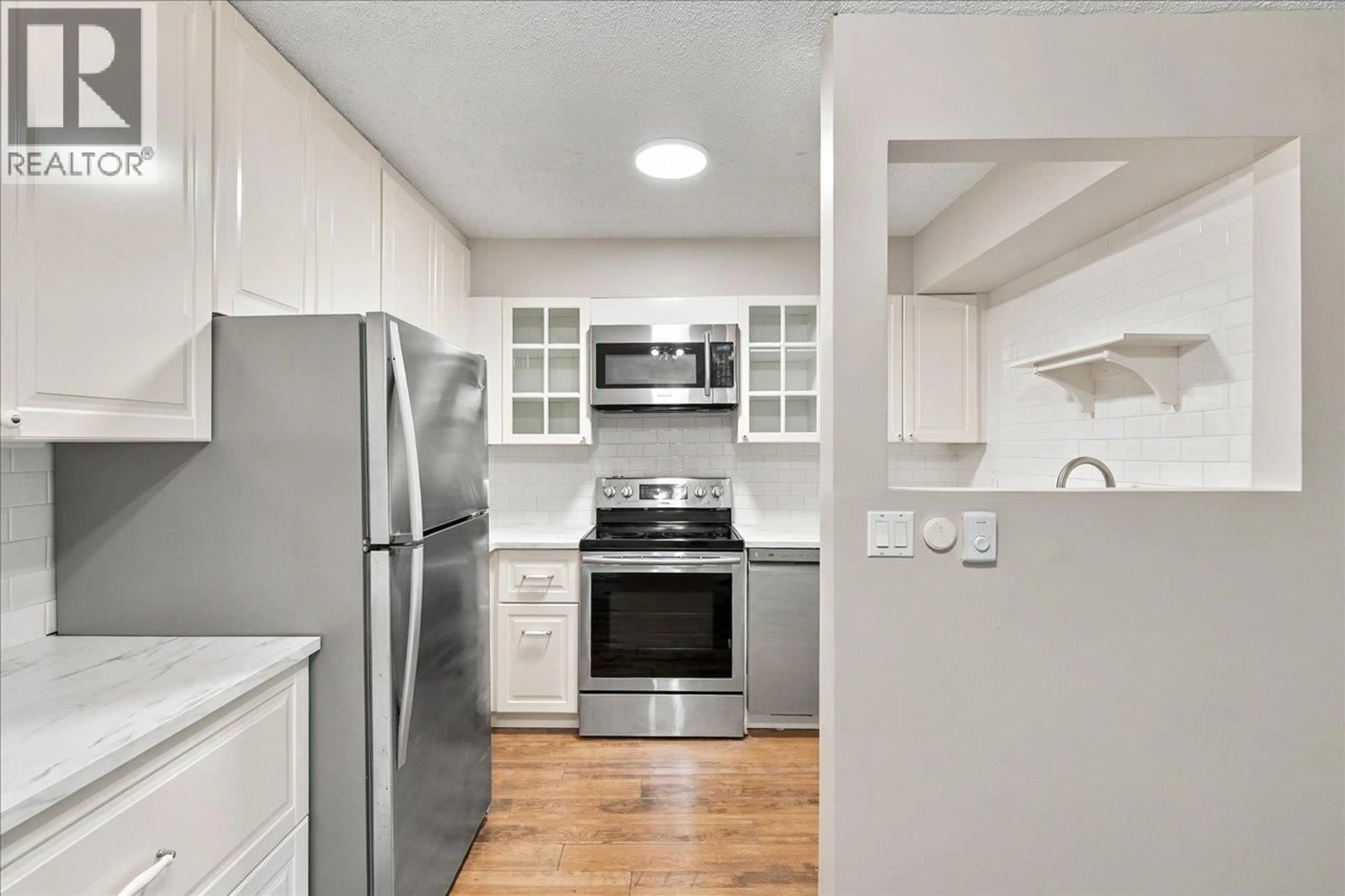 Standard kitchen, unknown for 4904 47A AVENUE, Delta British Columbia V4K1T4