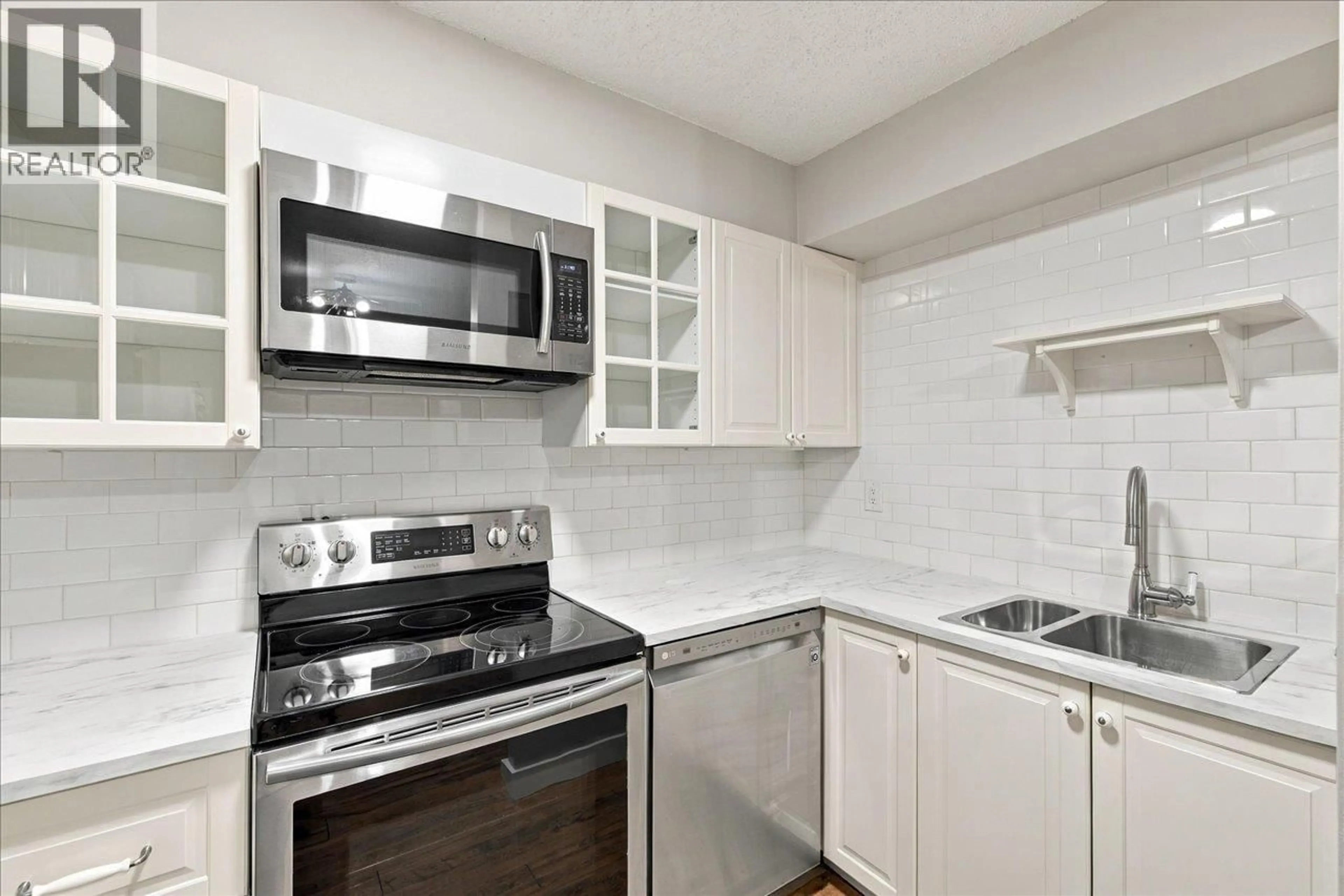 Standard kitchen, unknown for 4904 47A AVENUE, Delta British Columbia V4K1T4
