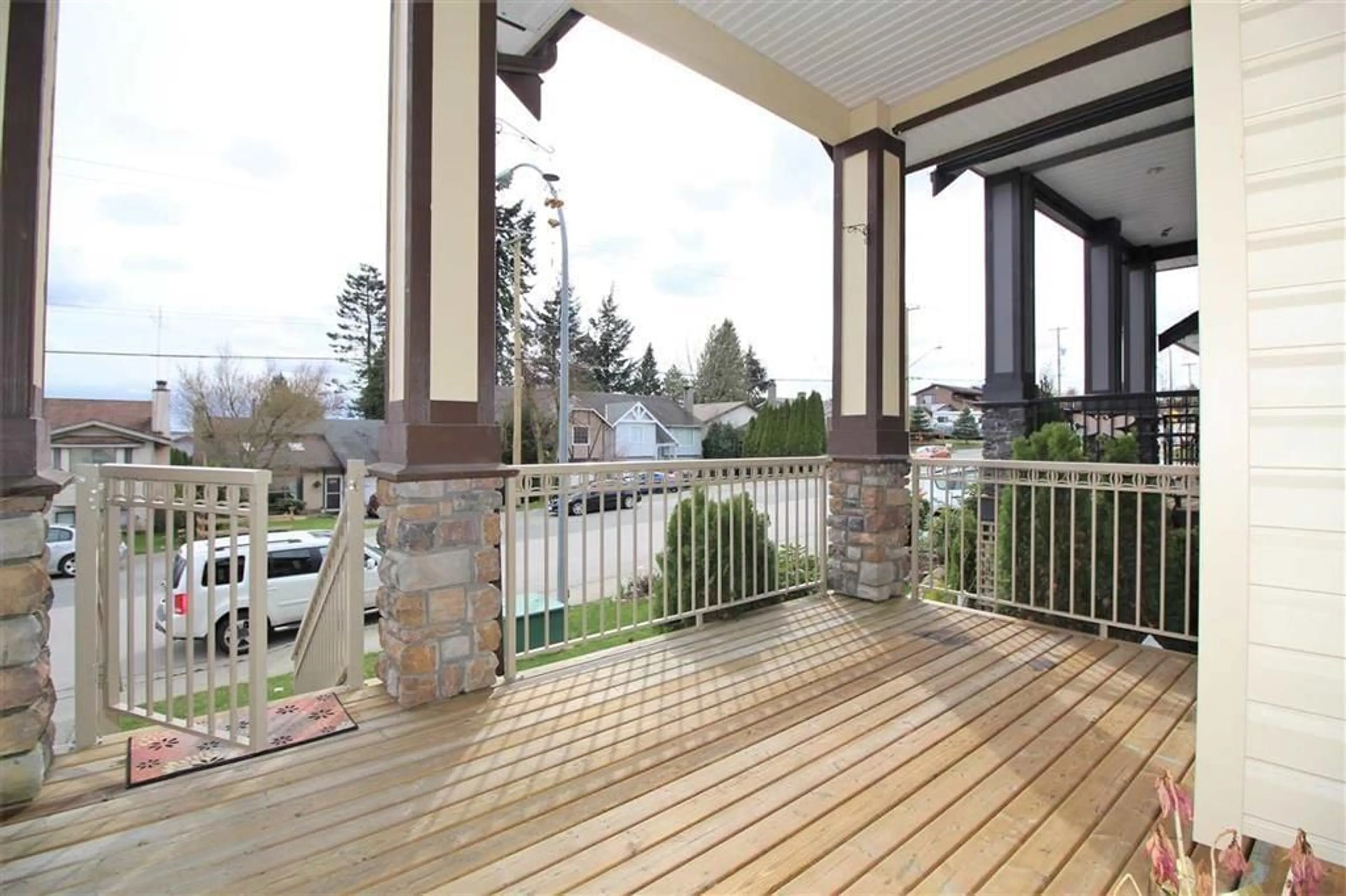 Patio, unknown for 19789 68 AVENUE, Langley British Columbia V2Y2W5