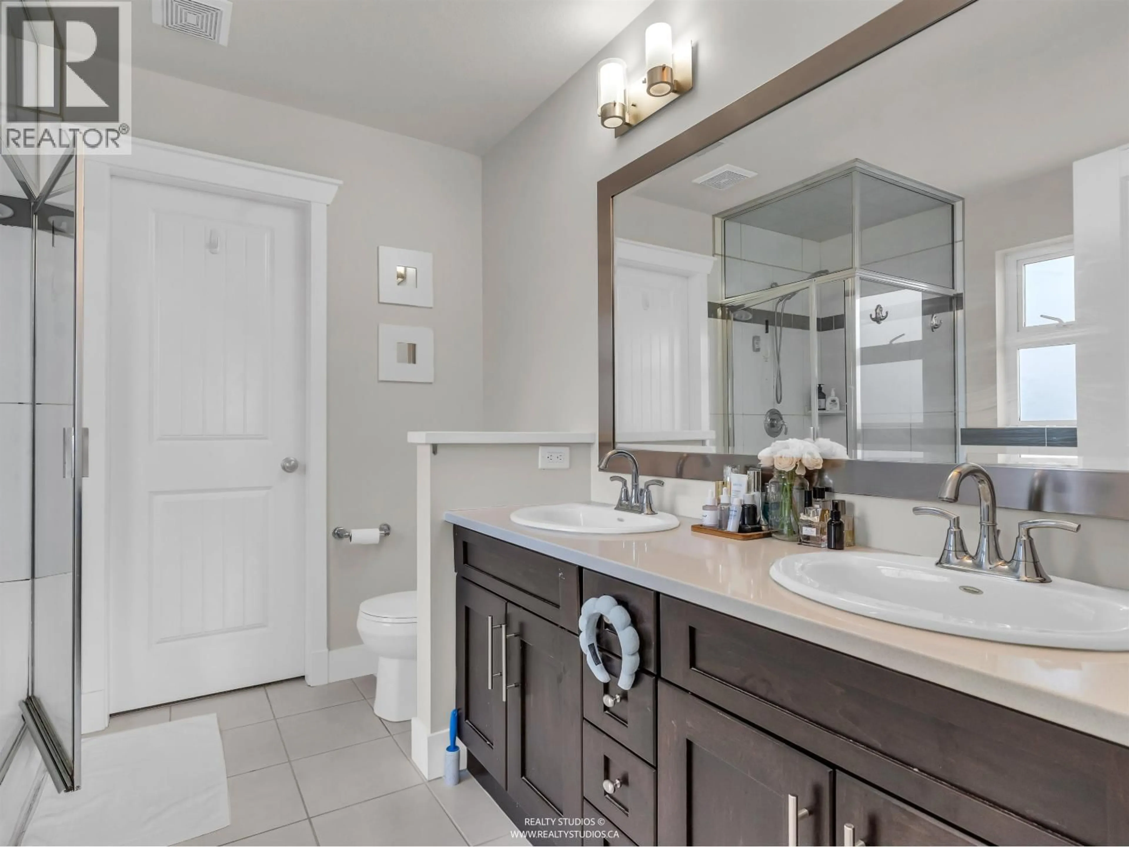 Contemporary bathroom, ceramic/tile floor for 3469 STEPHENS COURT, Coquitlam British Columbia V3E0H8