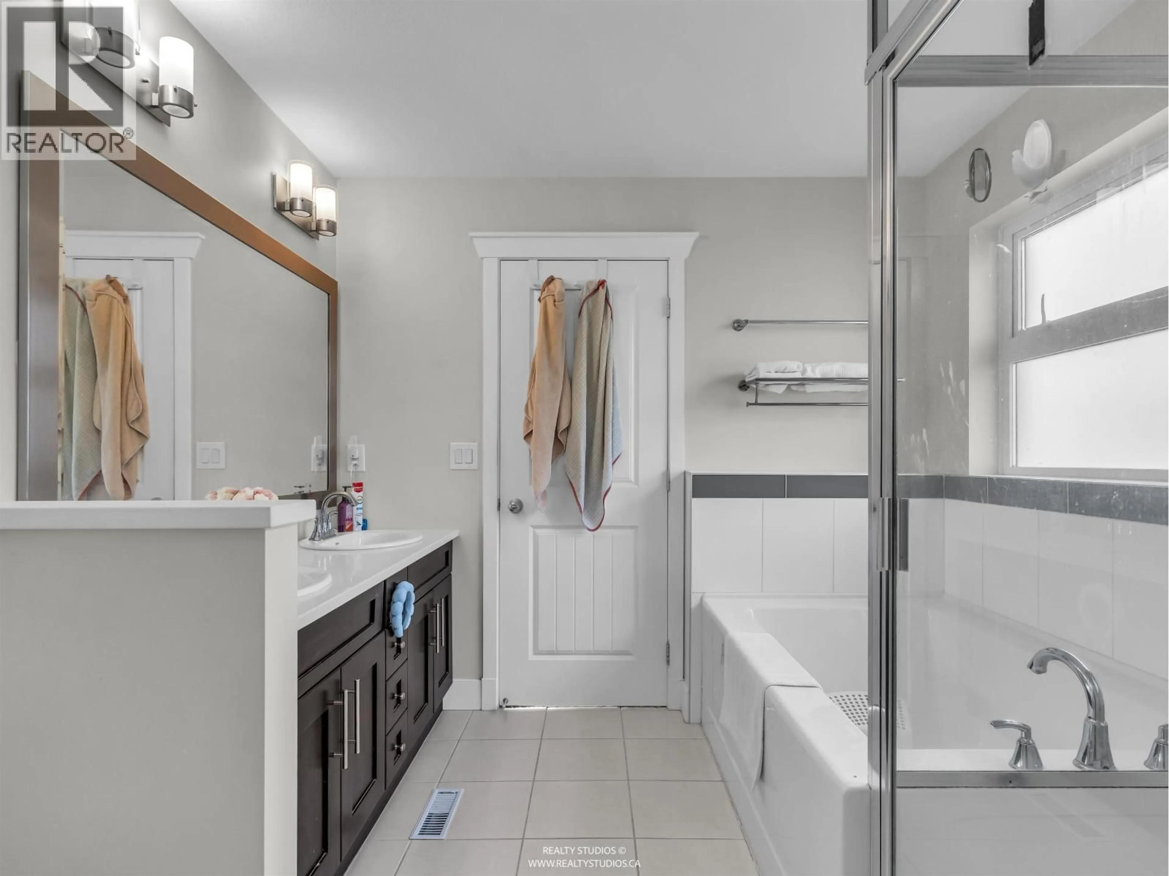 Contemporary bathroom, ceramic/tile floor for 3469 STEPHENS COURT, Coquitlam British Columbia V3E0H8