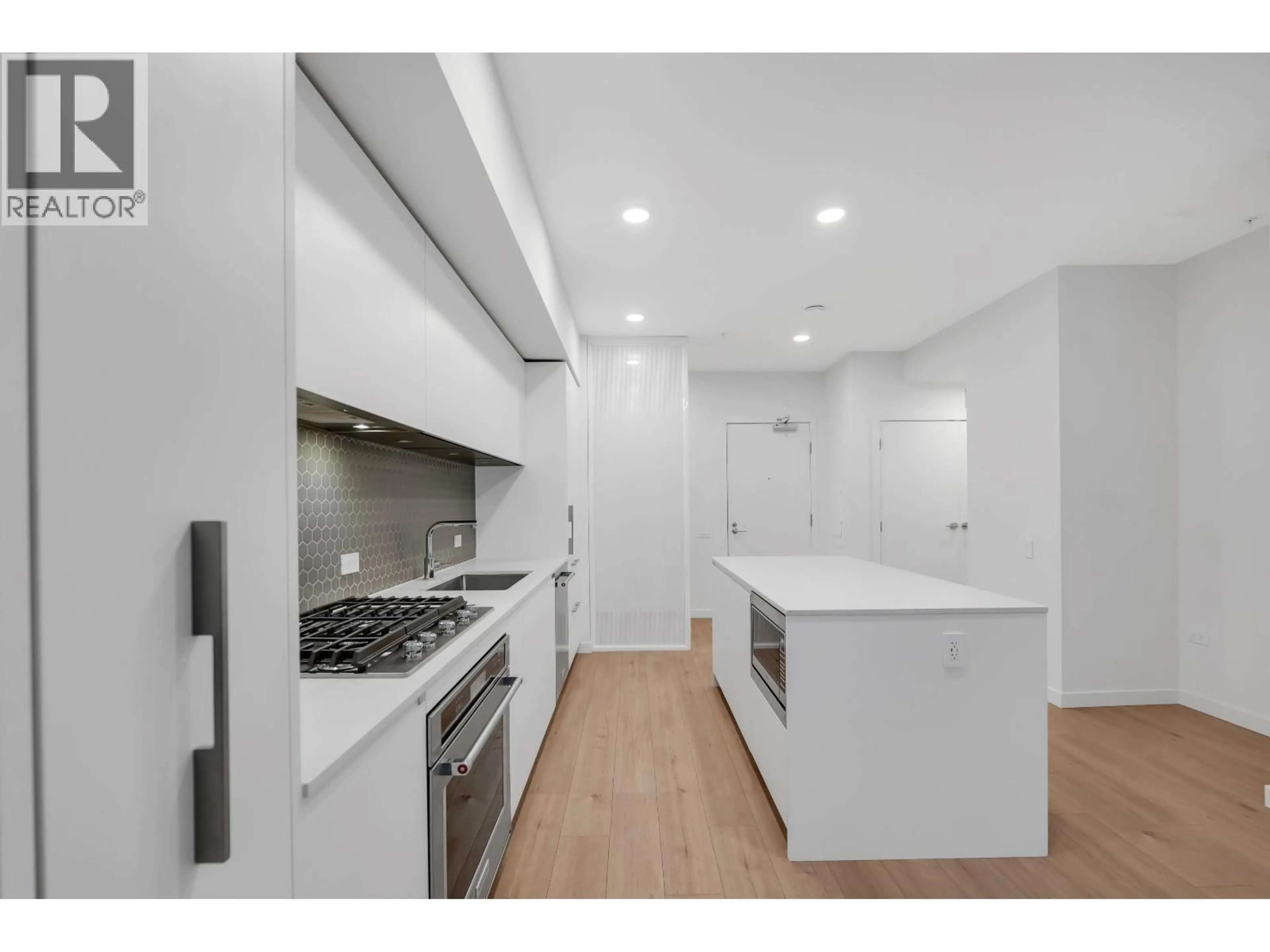 Standard kitchen, unknown for 214 - 1506 SCOTT CRESCENT, Squamish British Columbia V8B1G4