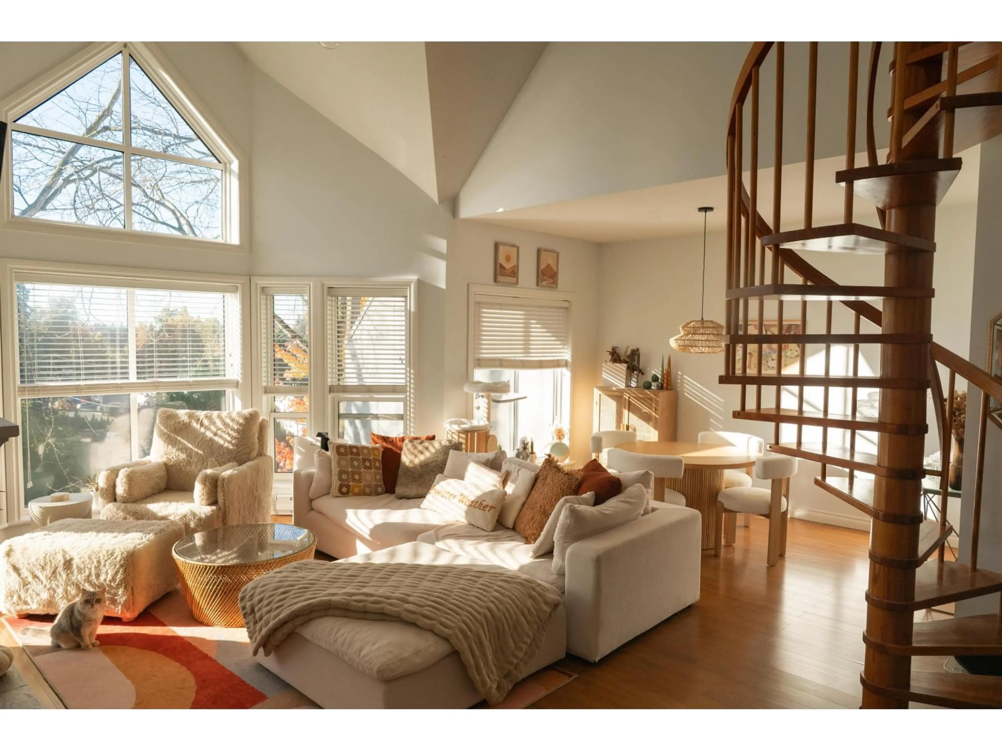 Living room with furniture, unknown for 306 - 34101 OLD YALE ROAD, Abbotsford British Columbia V2S2K4