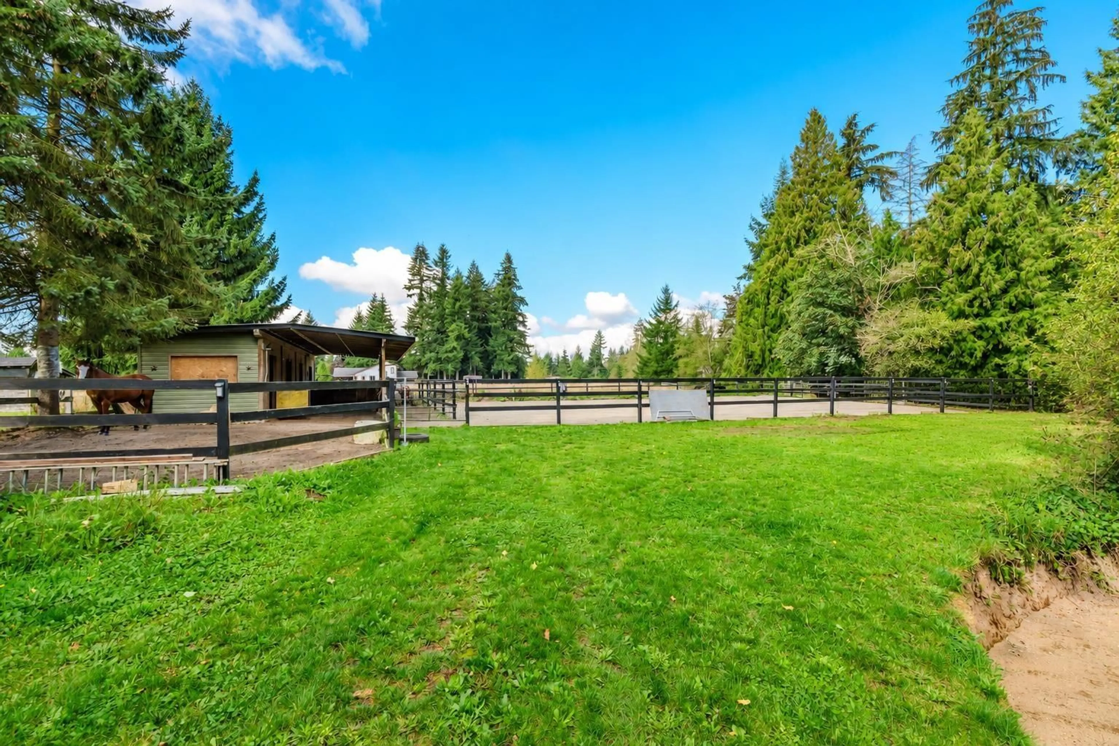 Patio, unknown for 5299 245A STREET, Langley British Columbia V2Z1H8