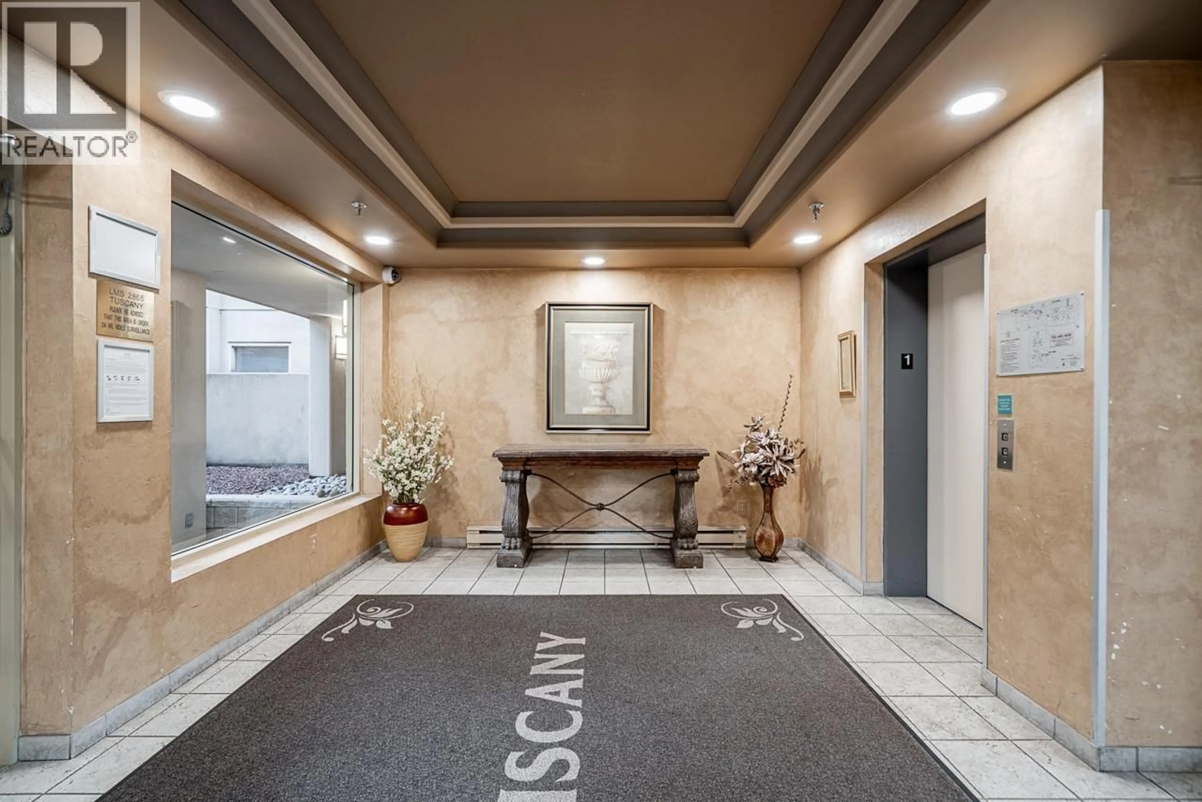 Indoor foyer for 408 - 3176 PLATEAU BOULEVARD, Coquitlam British Columbia V3E3J2