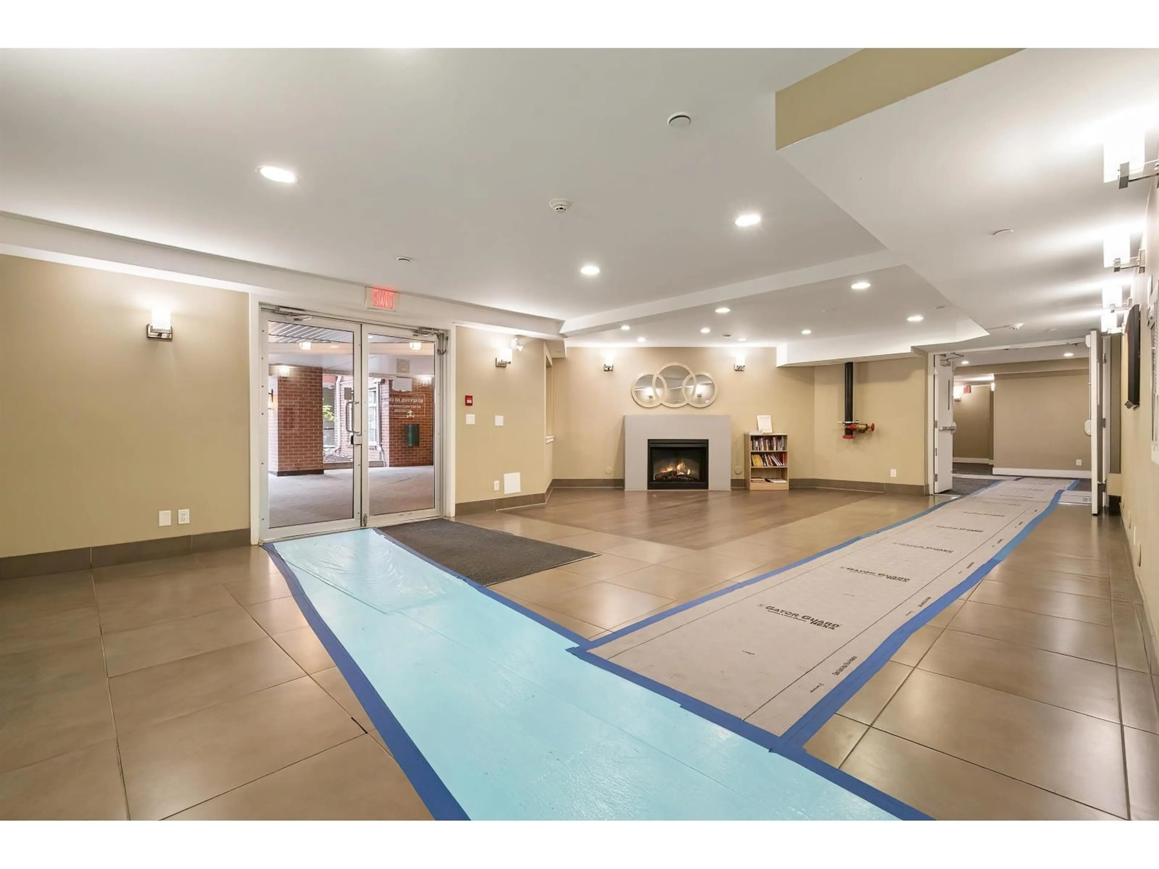 Lobby for 116 - 2233 MCKENZIE ROAD, Abbotsford British Columbia V2S4A1