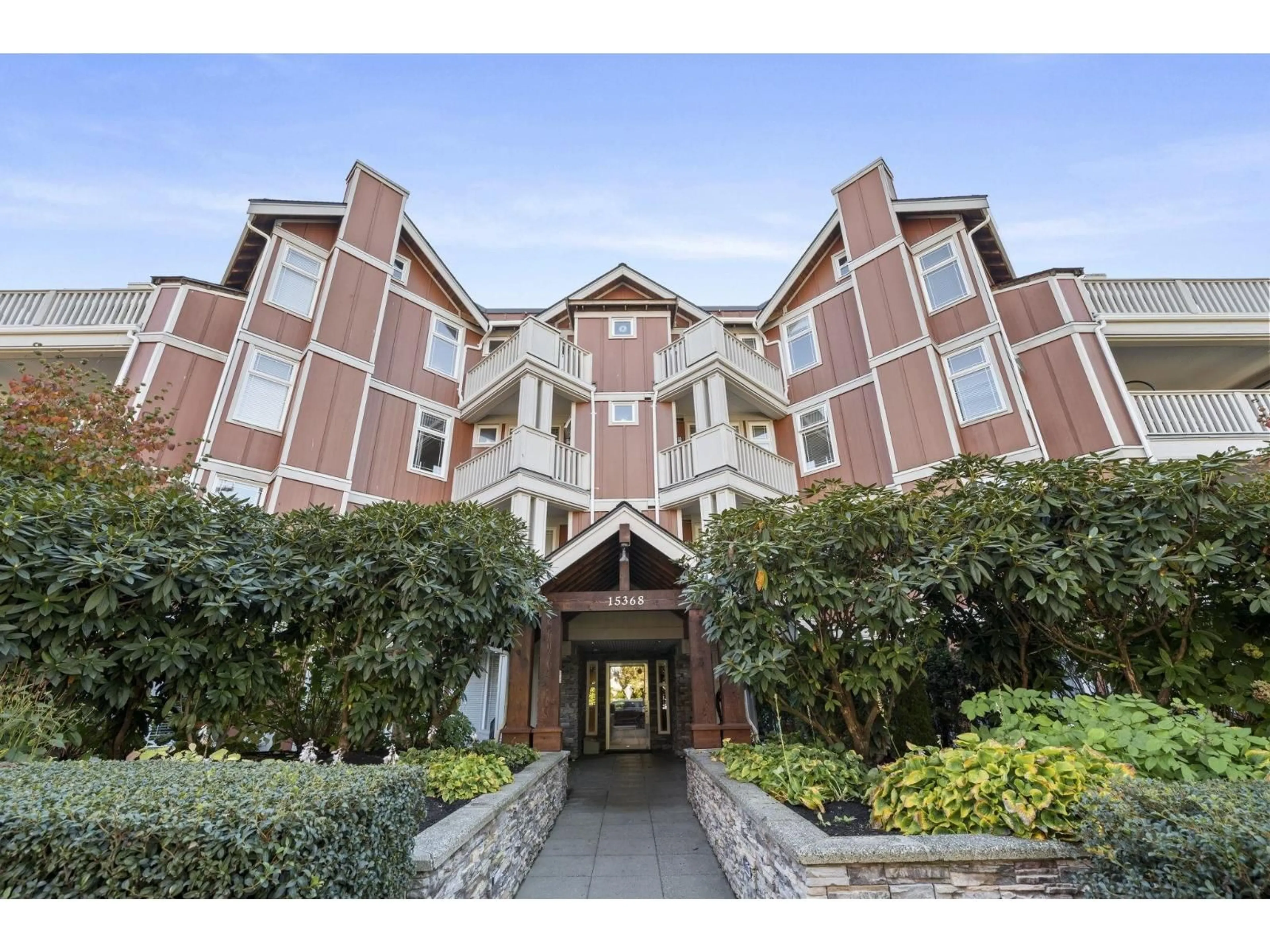 Indoor foyer for 308 - 15368 16A AVENUE, Surrey British Columbia V4A1S9