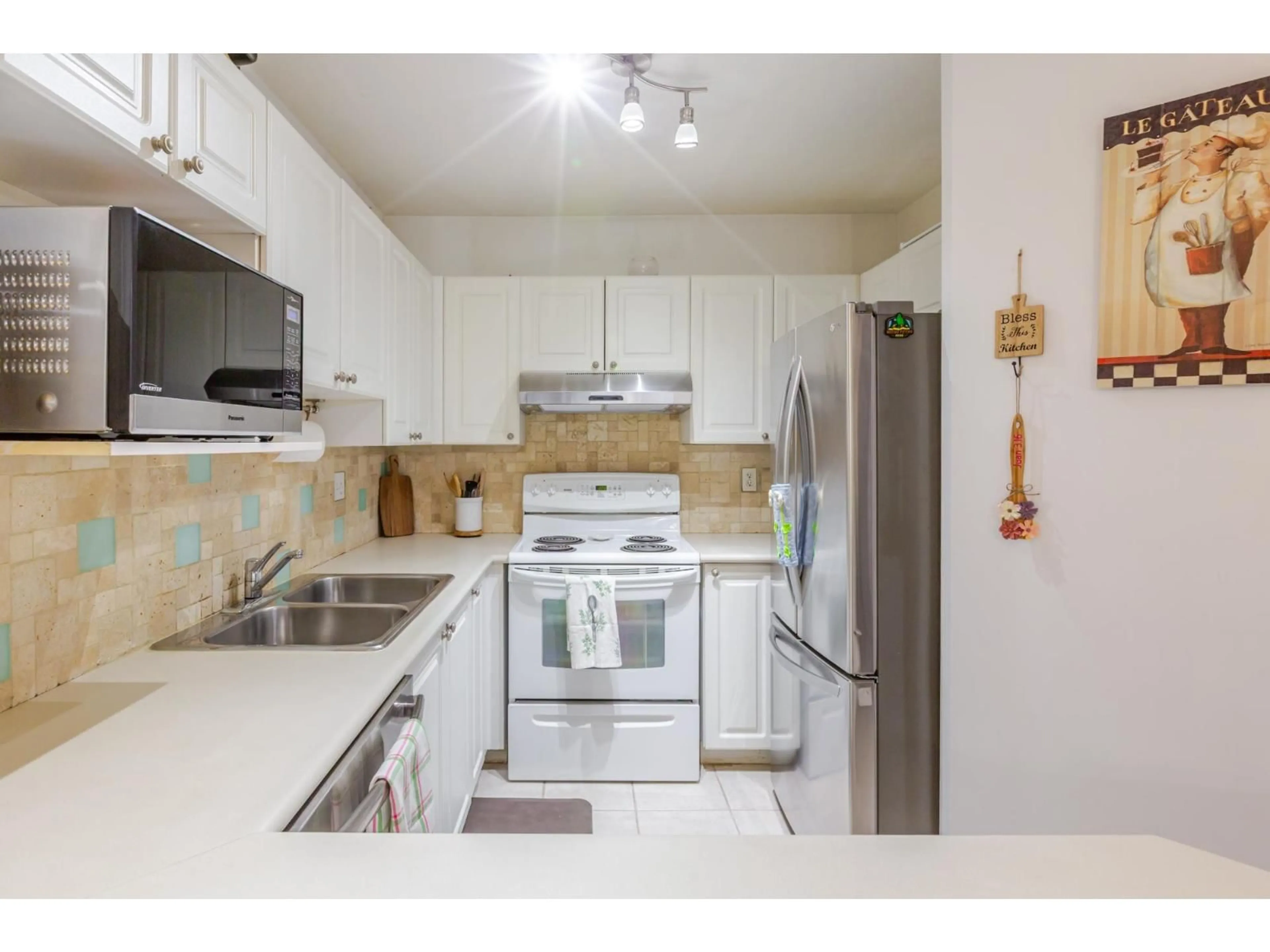 Standard kitchen, unknown for 3 - 13660 84 AVENUE, Surrey British Columbia V3W0T6