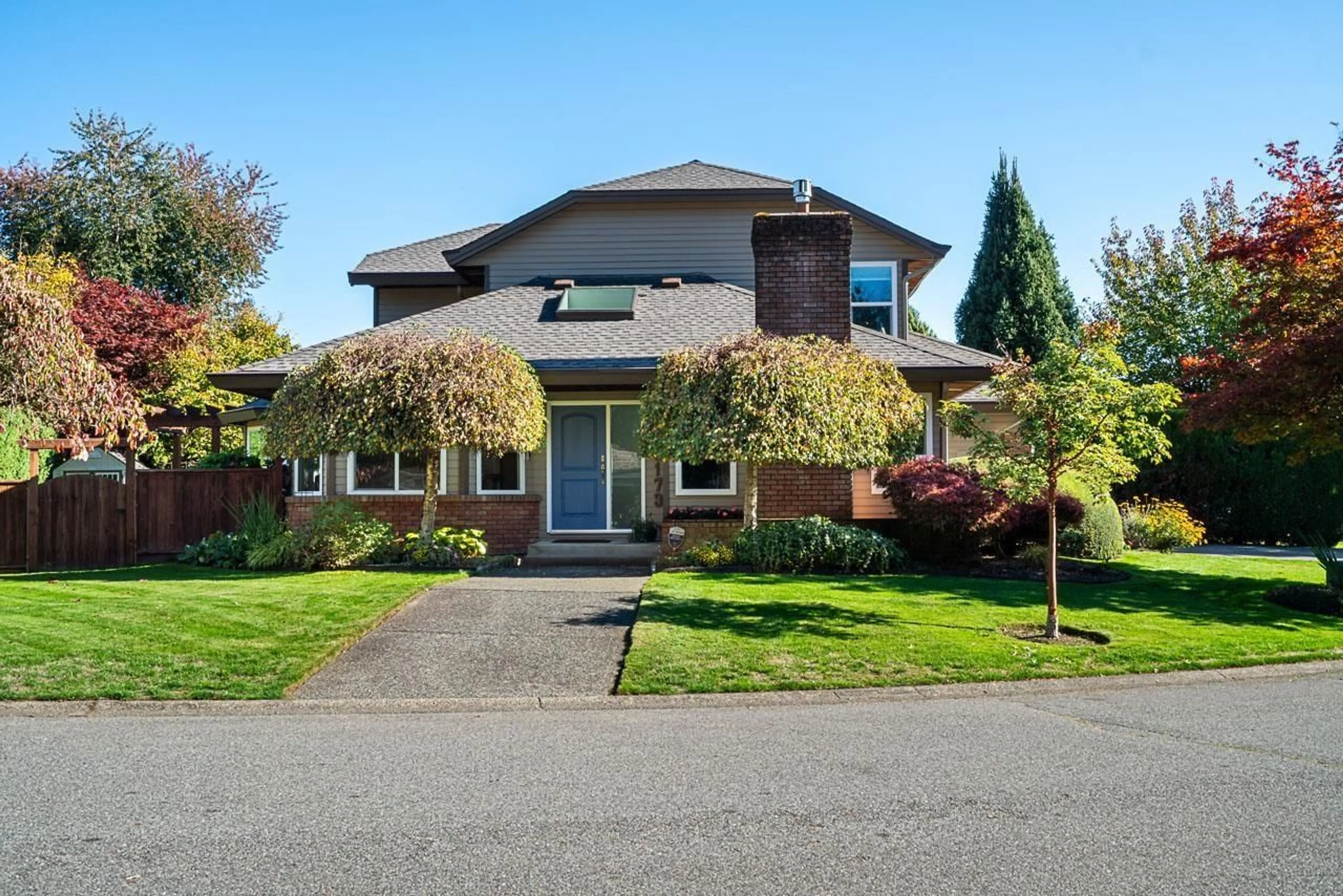 Home with vinyl exterior material, street for 16173 BROOKSIDE GROVE, Surrey British Columbia V4N1S8