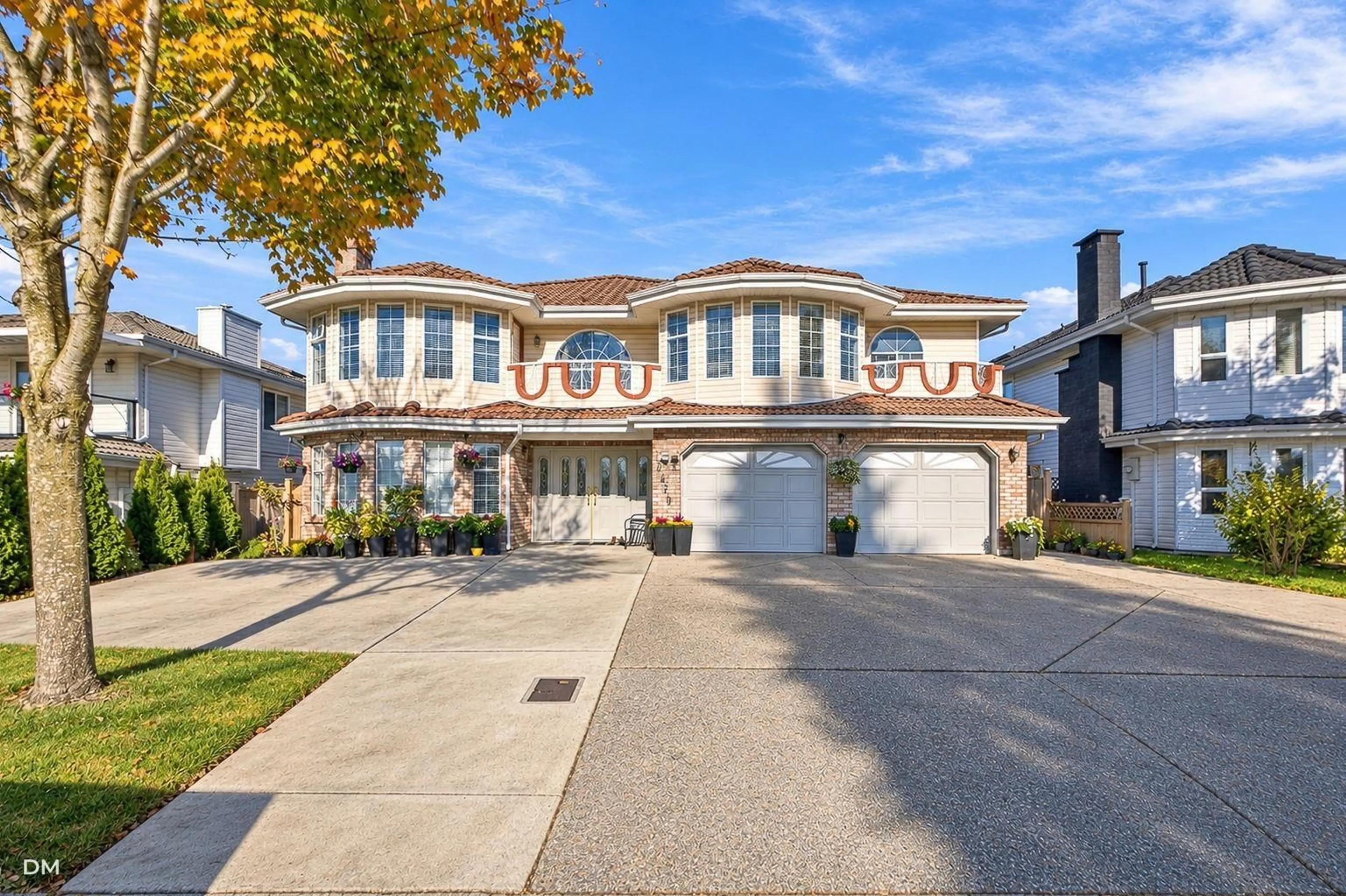 Home with vinyl exterior material, street for 12459 68 AVENUE, Surrey British Columbia V3W2C9