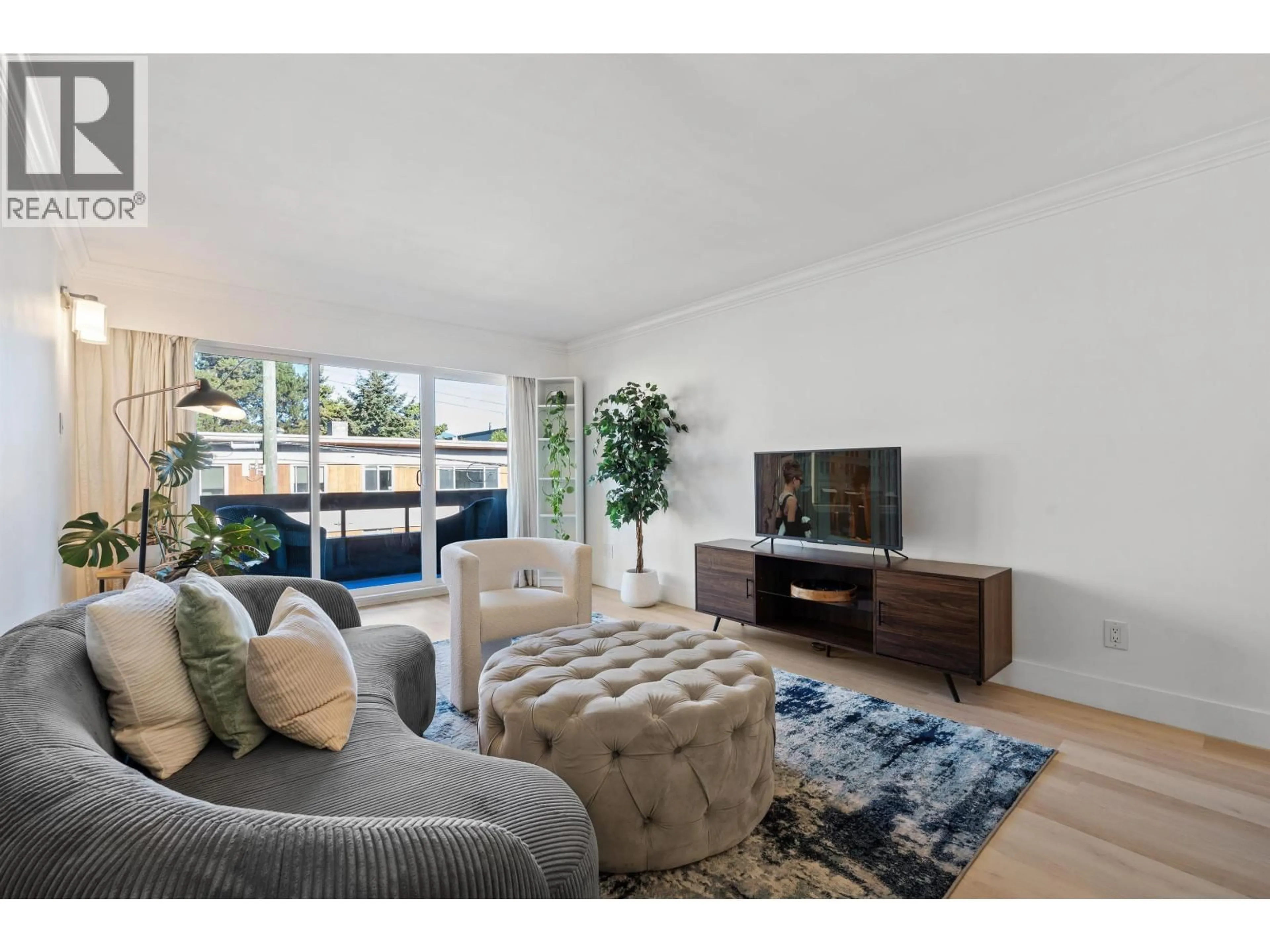 Living room with furniture, unknown for 313 - 2025 2ND AVENUE, Vancouver British Columbia V6J1J6