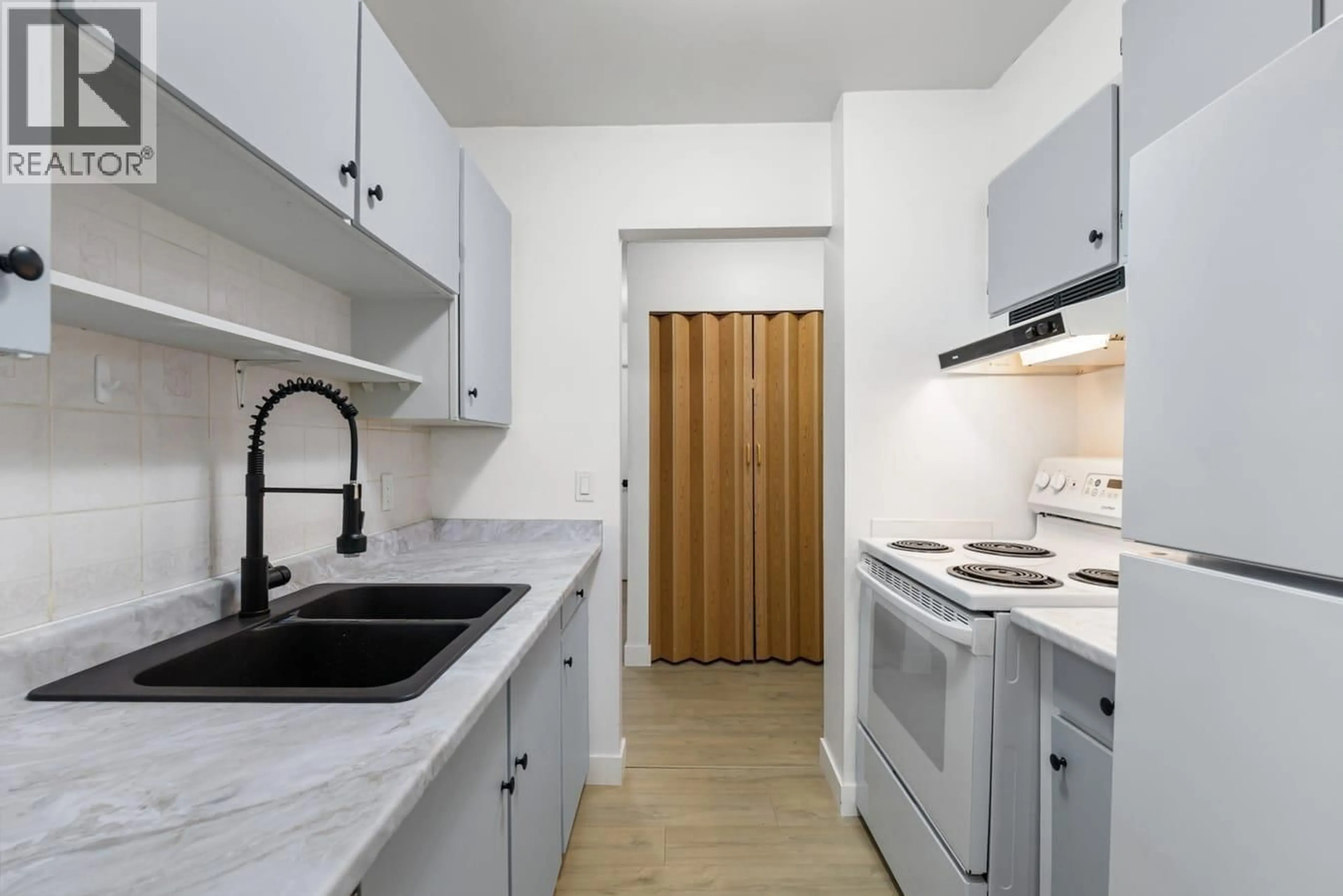 Standard kitchen, unknown for 339 - 204 WESTHILL PLACE, Port Moody British Columbia V3H1V2