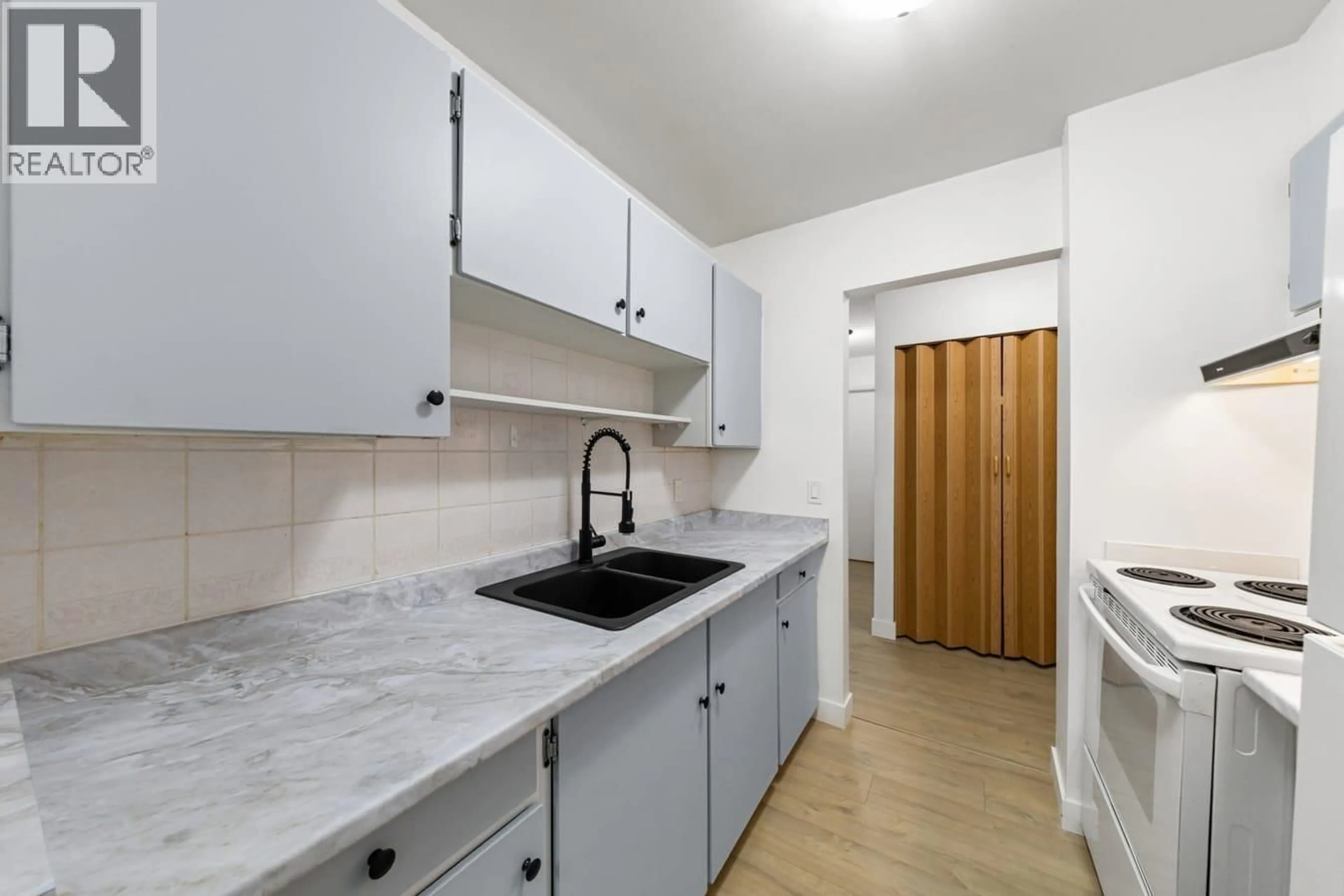 Standard kitchen, unknown for 339 - 204 WESTHILL PLACE, Port Moody British Columbia V3H1V2