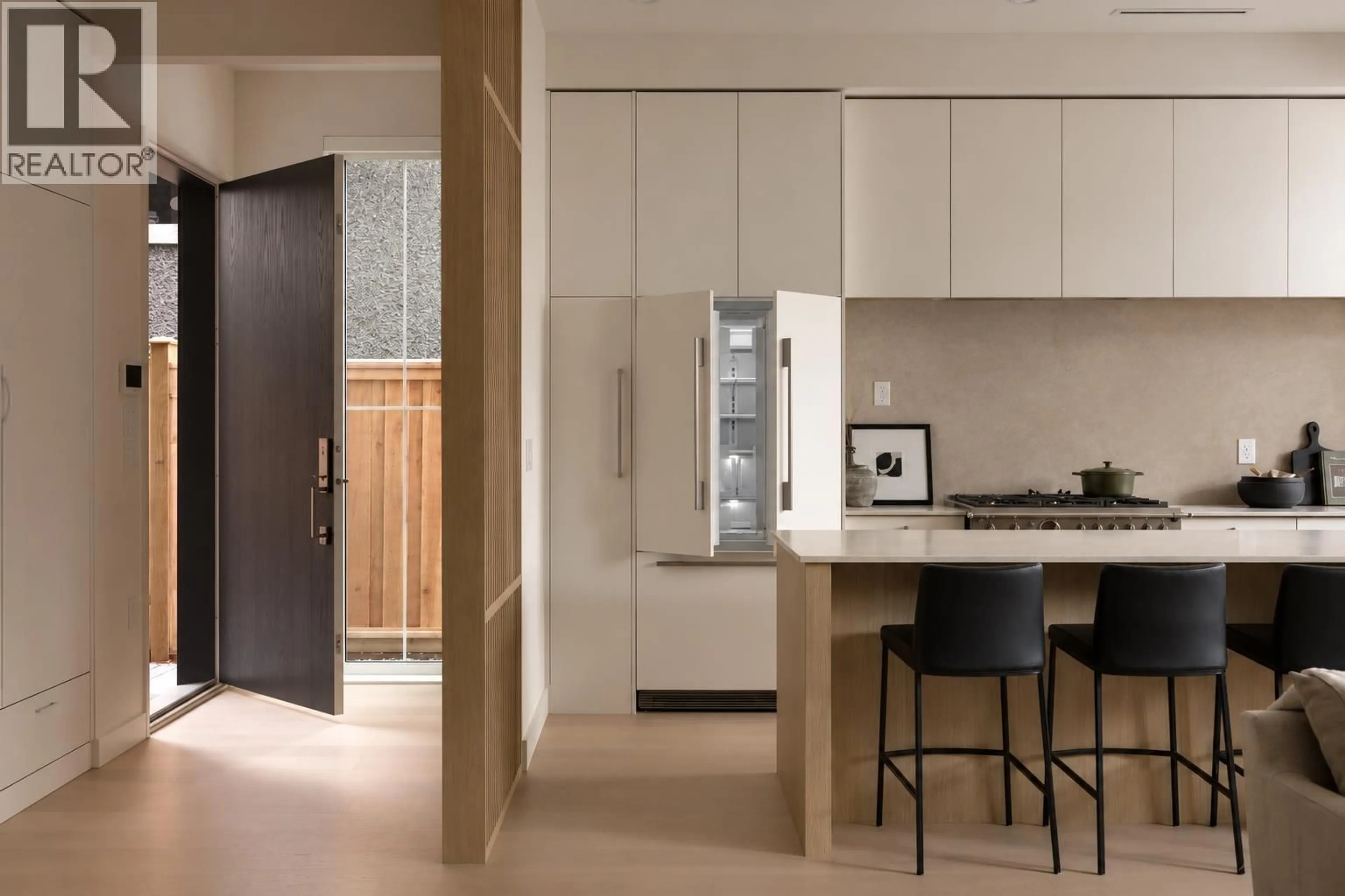 Contemporary kitchen, unknown for 2 - 3351 13TH AVENUE, Vancouver British Columbia V6R2R8