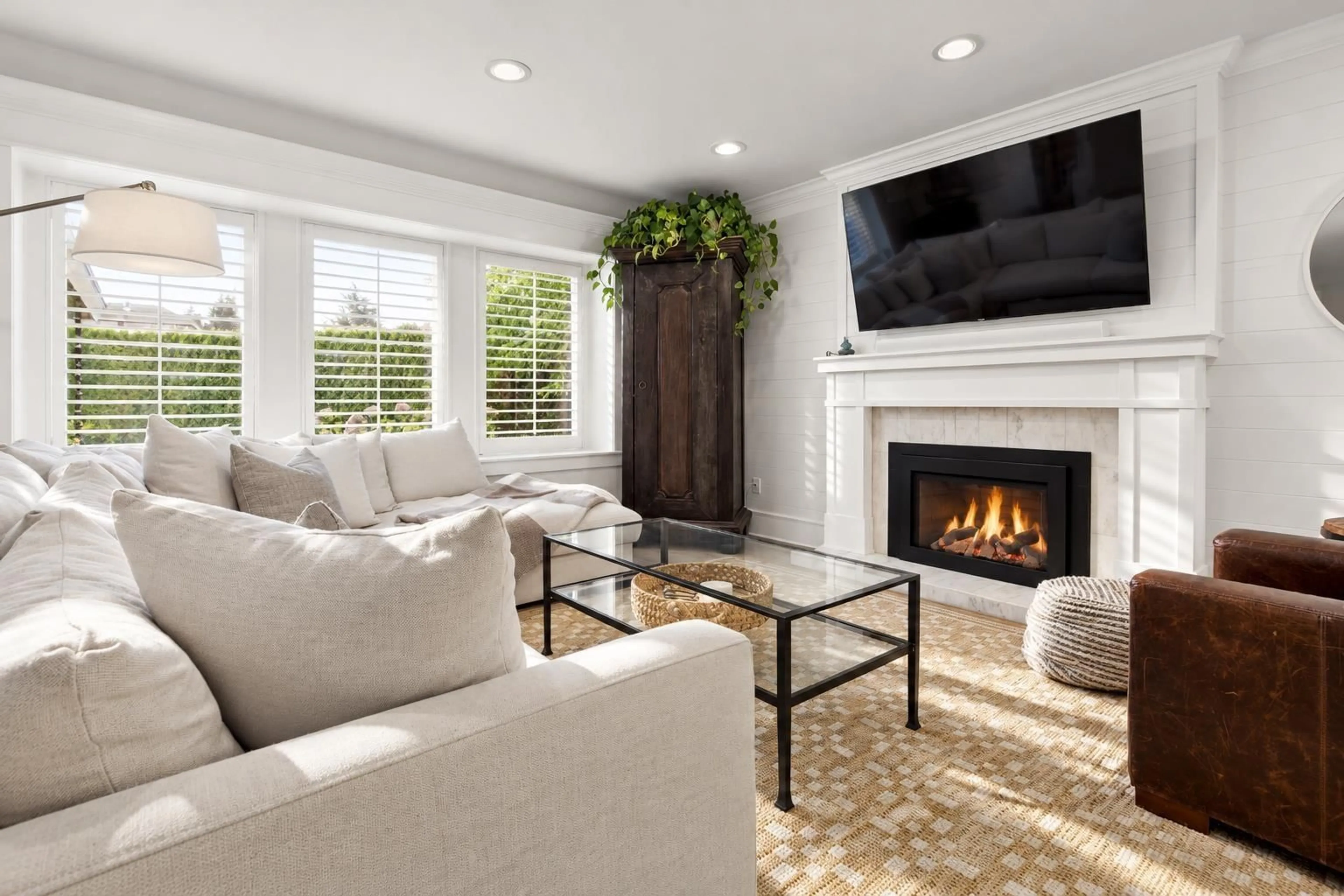 Living room with furniture, unknown for 7859 162B STREET, Surrey British Columbia V4N0M8