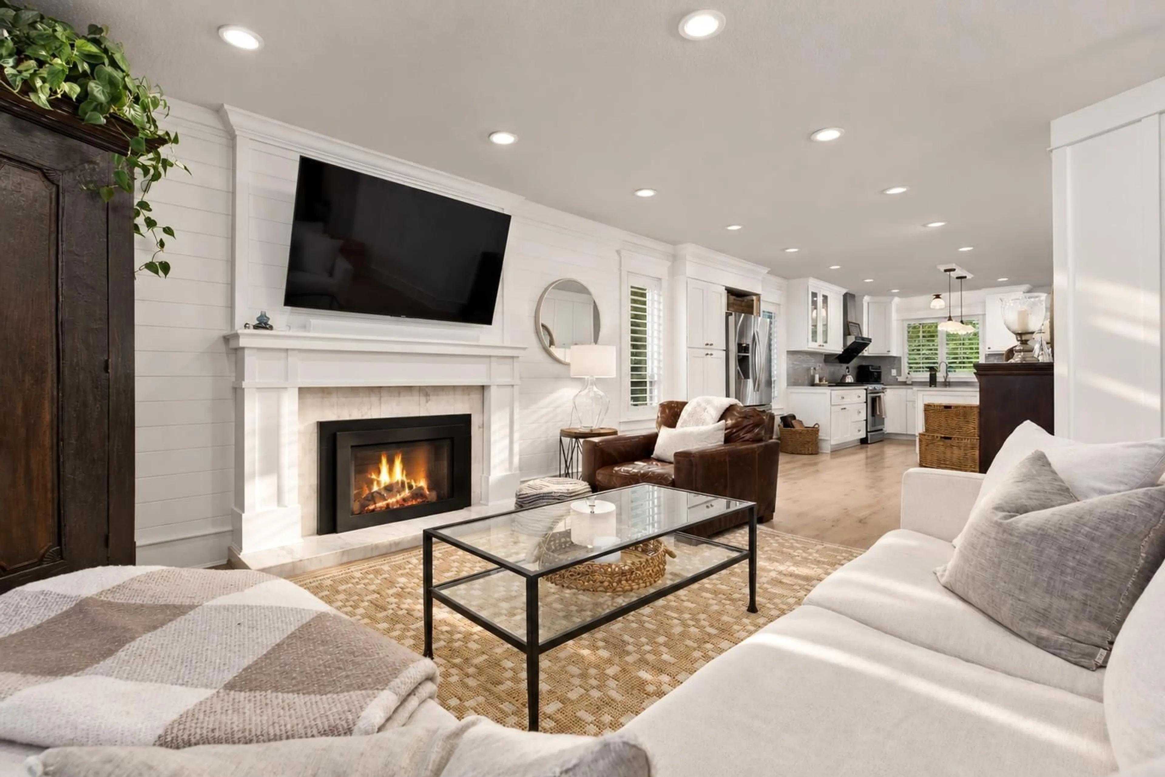 Living room with furniture, unknown for 7859 162B STREET, Surrey British Columbia V4N0M8
