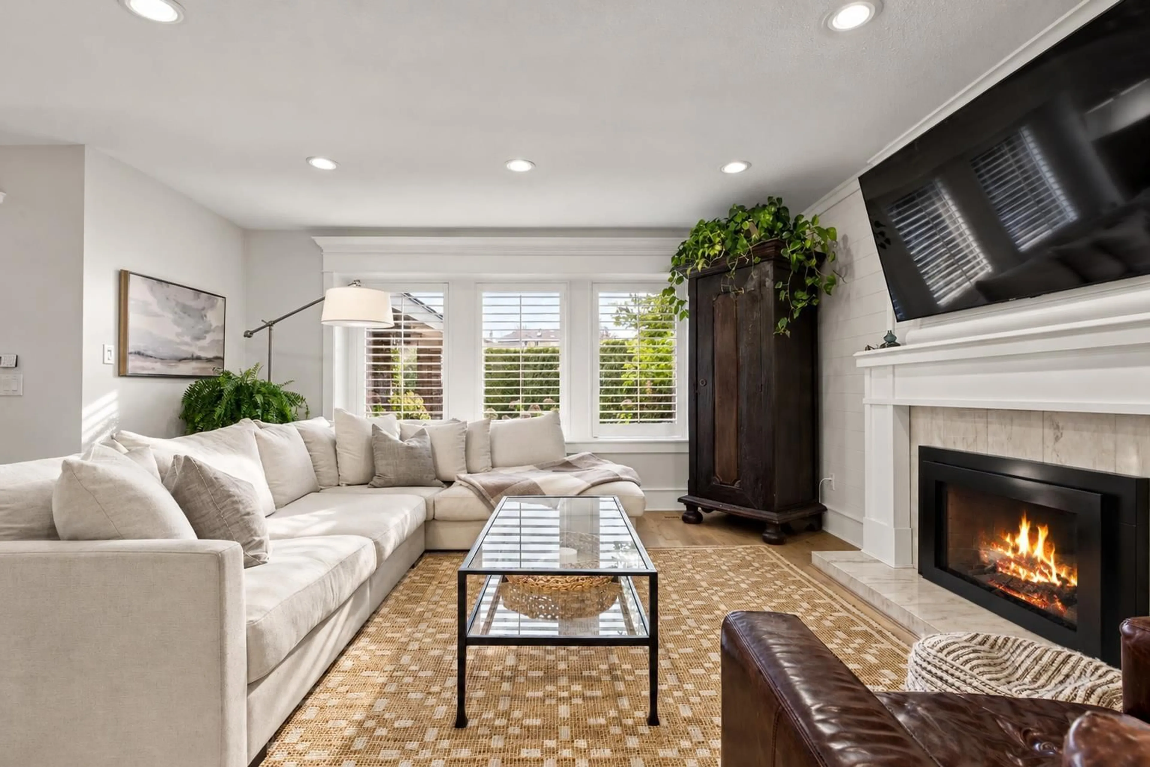 Living room with furniture, ceramic/tile floor for 7859 162B STREET, Surrey British Columbia V4N0M8