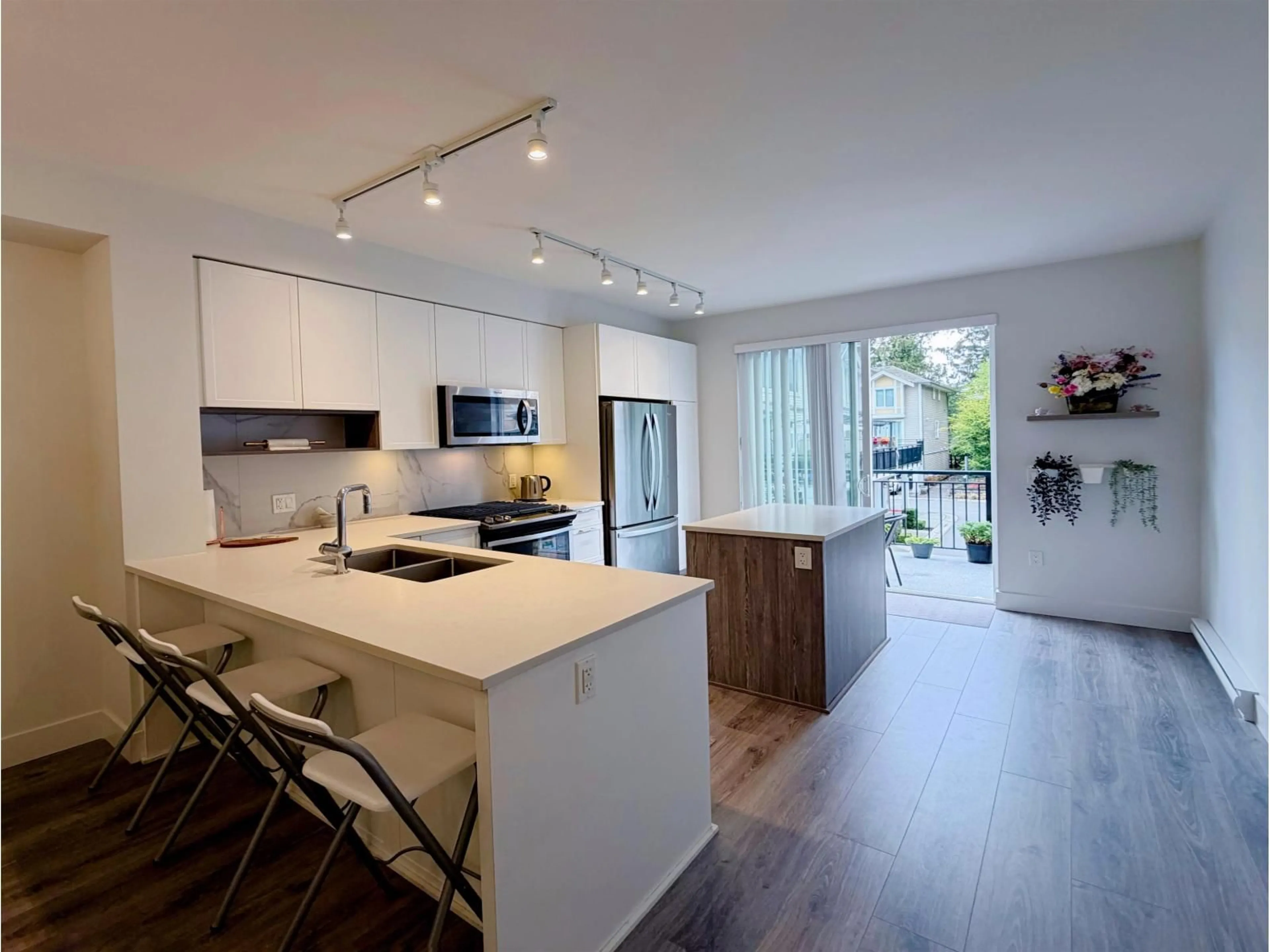 Open concept kitchen, unknown for 8 - 9718 161A STREET, Surrey British Columbia V4N6S7
