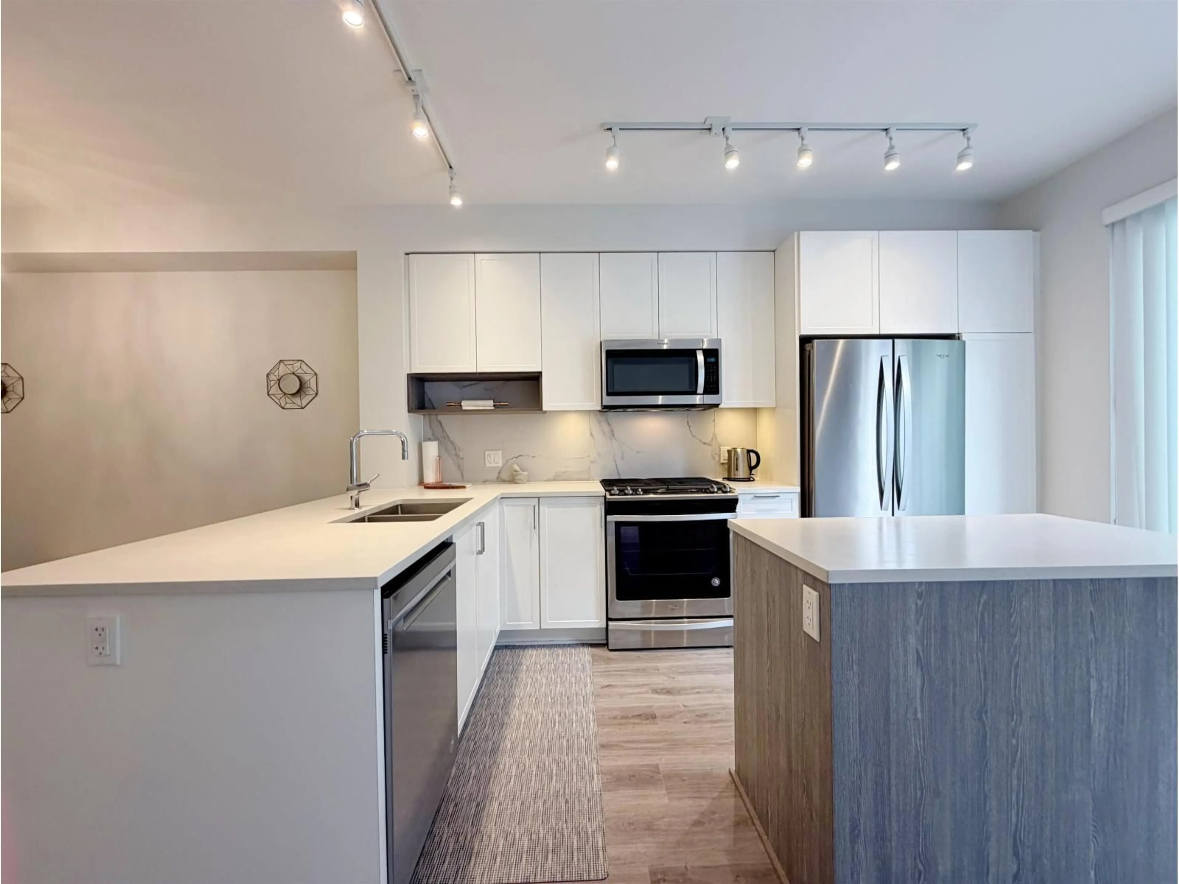 Open concept kitchen, unknown for 8 - 9718 161A STREET, Surrey British Columbia V4N6S7