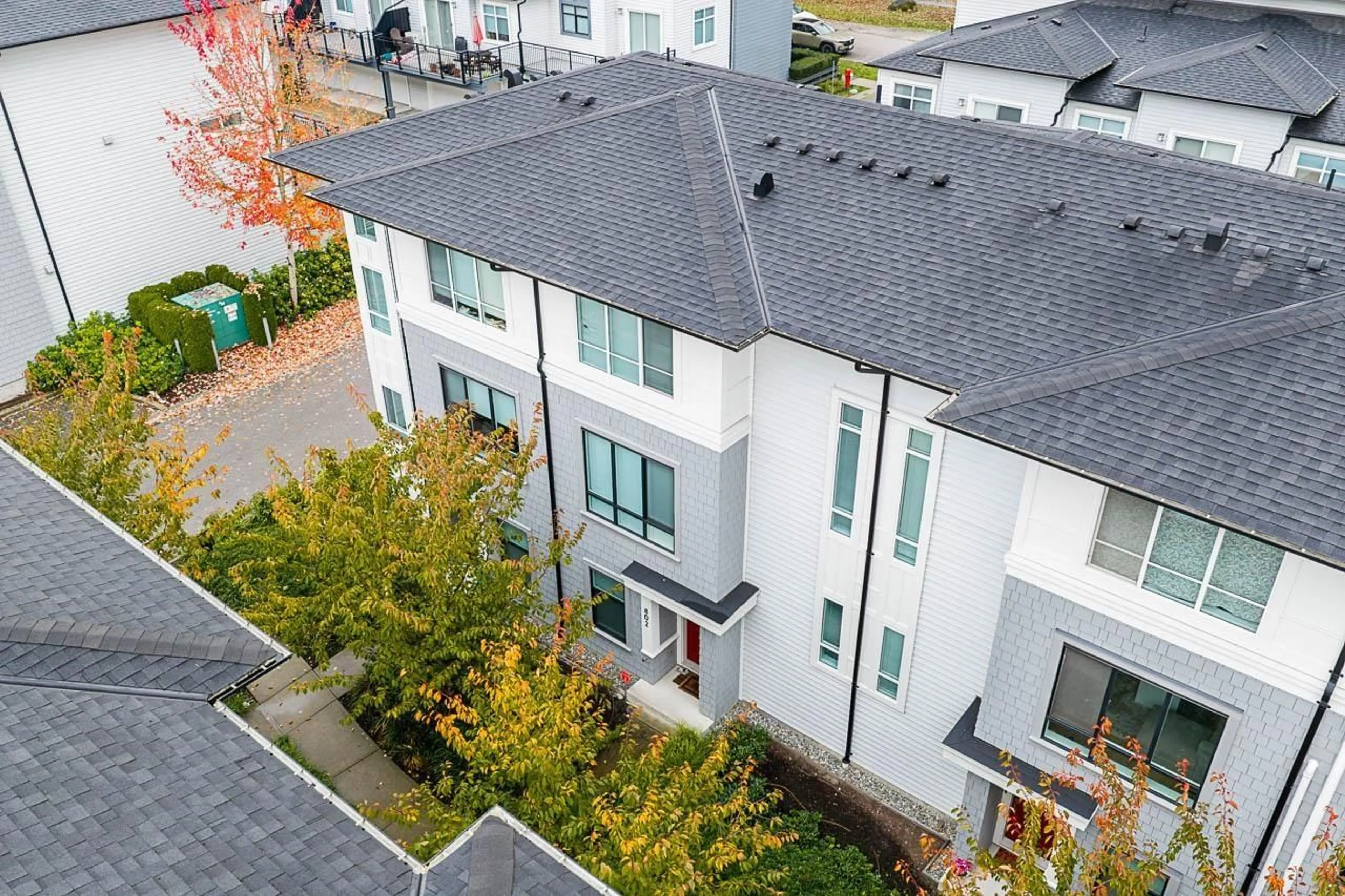 A pic from outside/outdoor area/front of a property/back of a property/a pic from drone, street for 802 - 18505 LAURENSEN PLACE, Surrey British Columbia V4N6R7