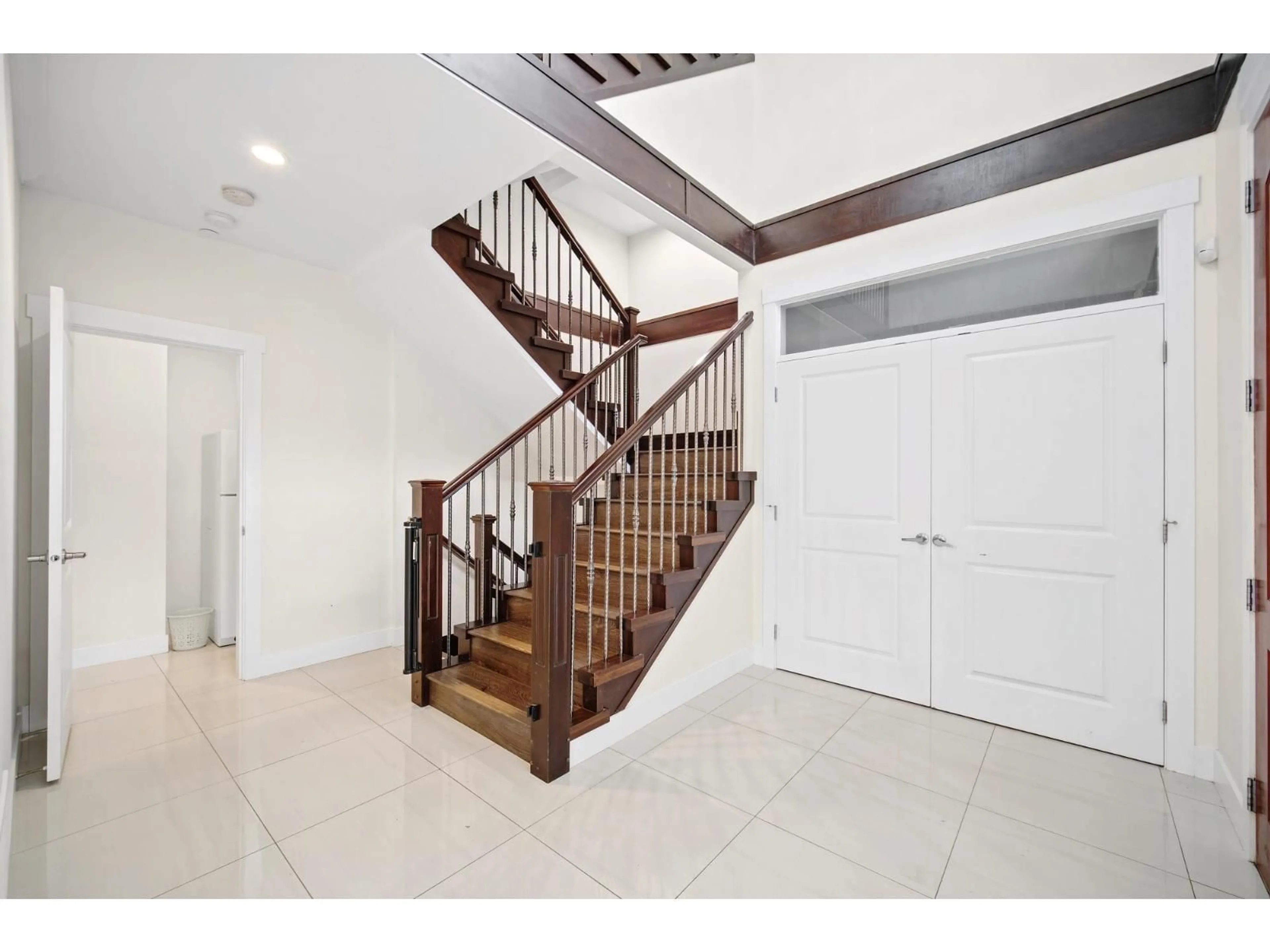 Unknown for 13766 NORTH BLUFF ROAD, White Rock British Columbia V4B3B9