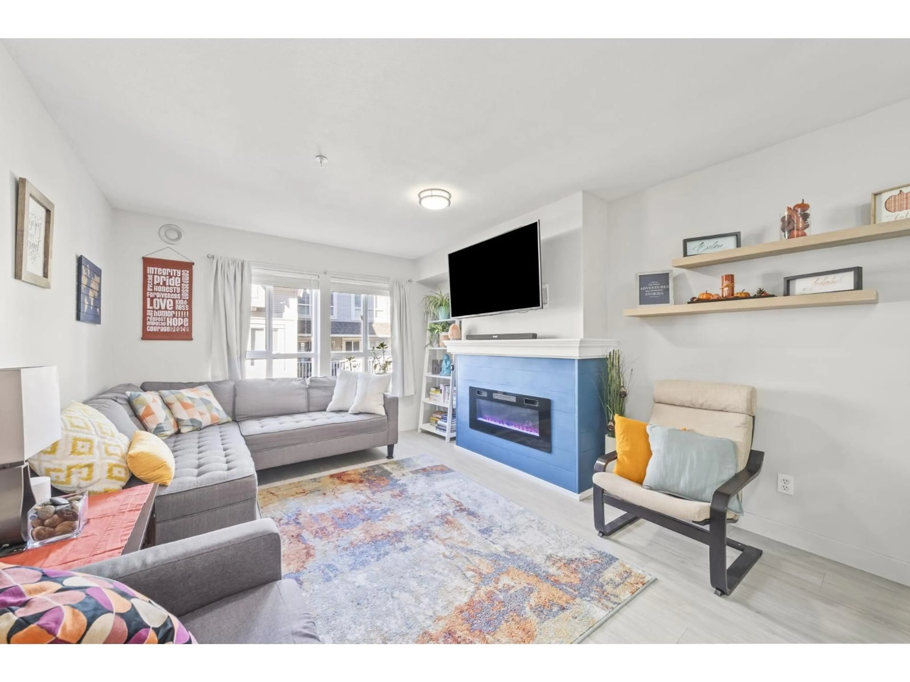 Living room with furniture, unknown for 13 - 8844 208 STREET, Langley British Columbia V1M3X7