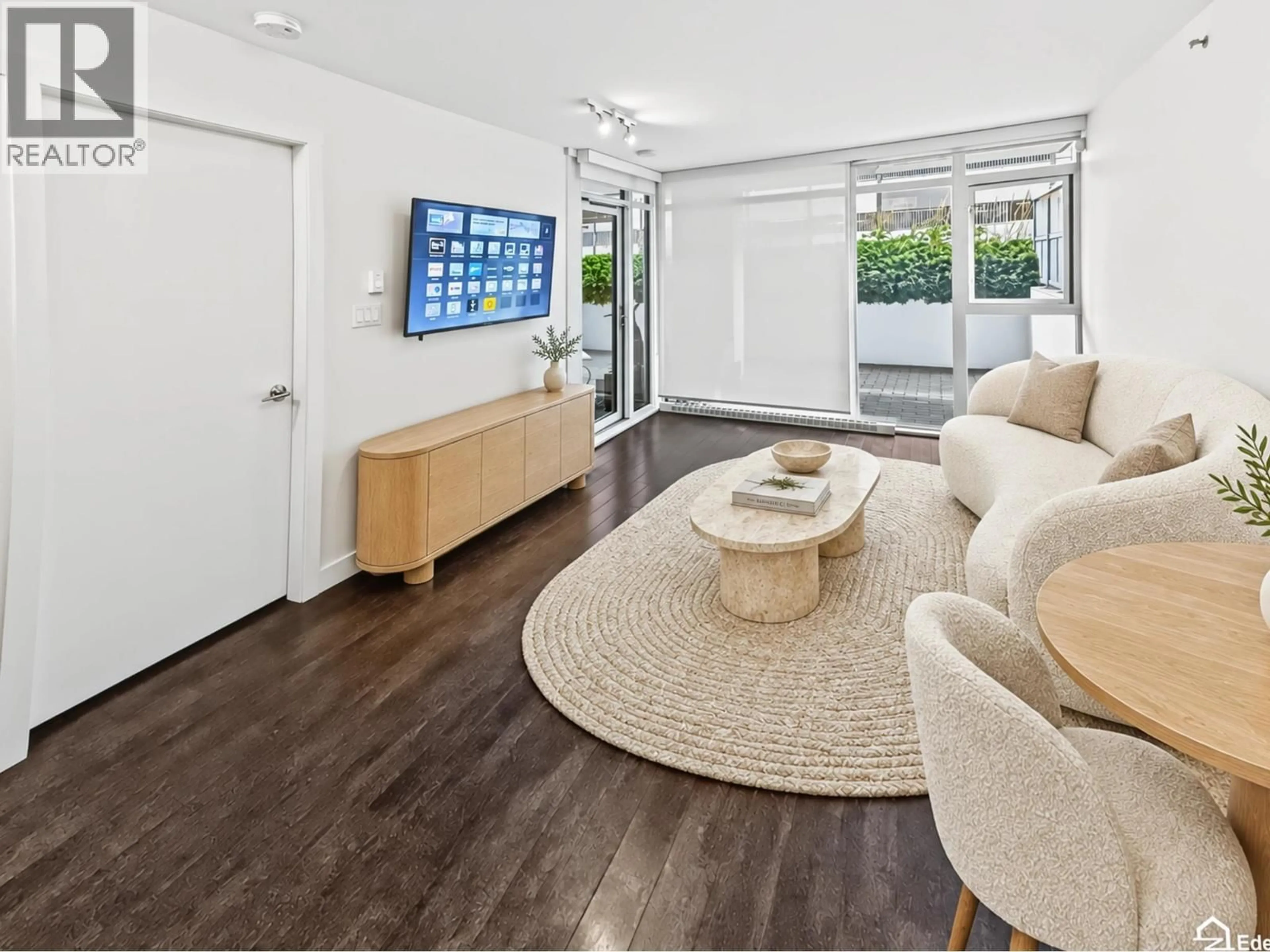 Living room with furniture, unknown for 205 - 608 BELMONT STREET, New Westminster British Columbia V3M0G8