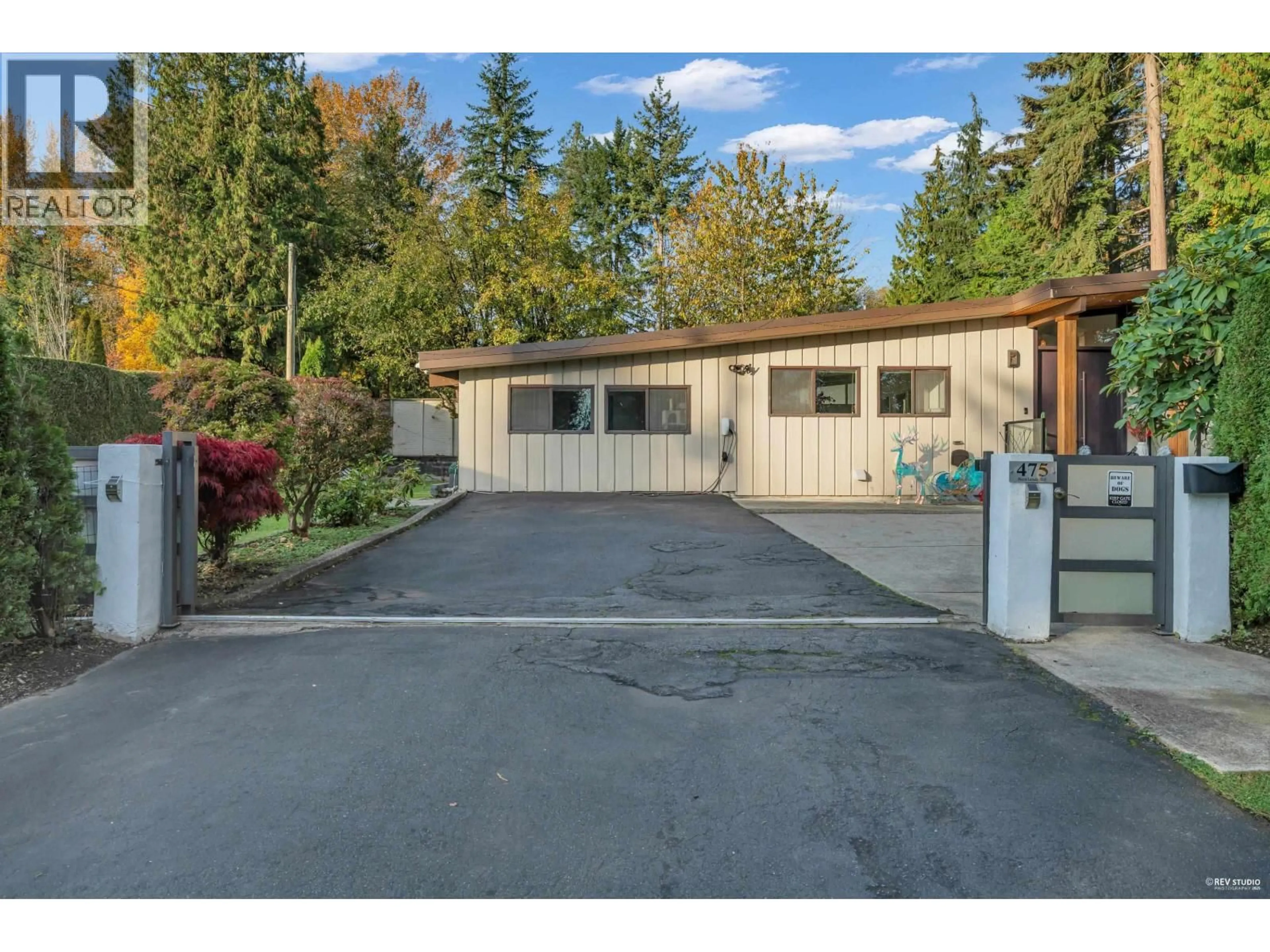 Indoor garage for 475 NEWLANDS ROAD, West Vancouver British Columbia V7T1W3