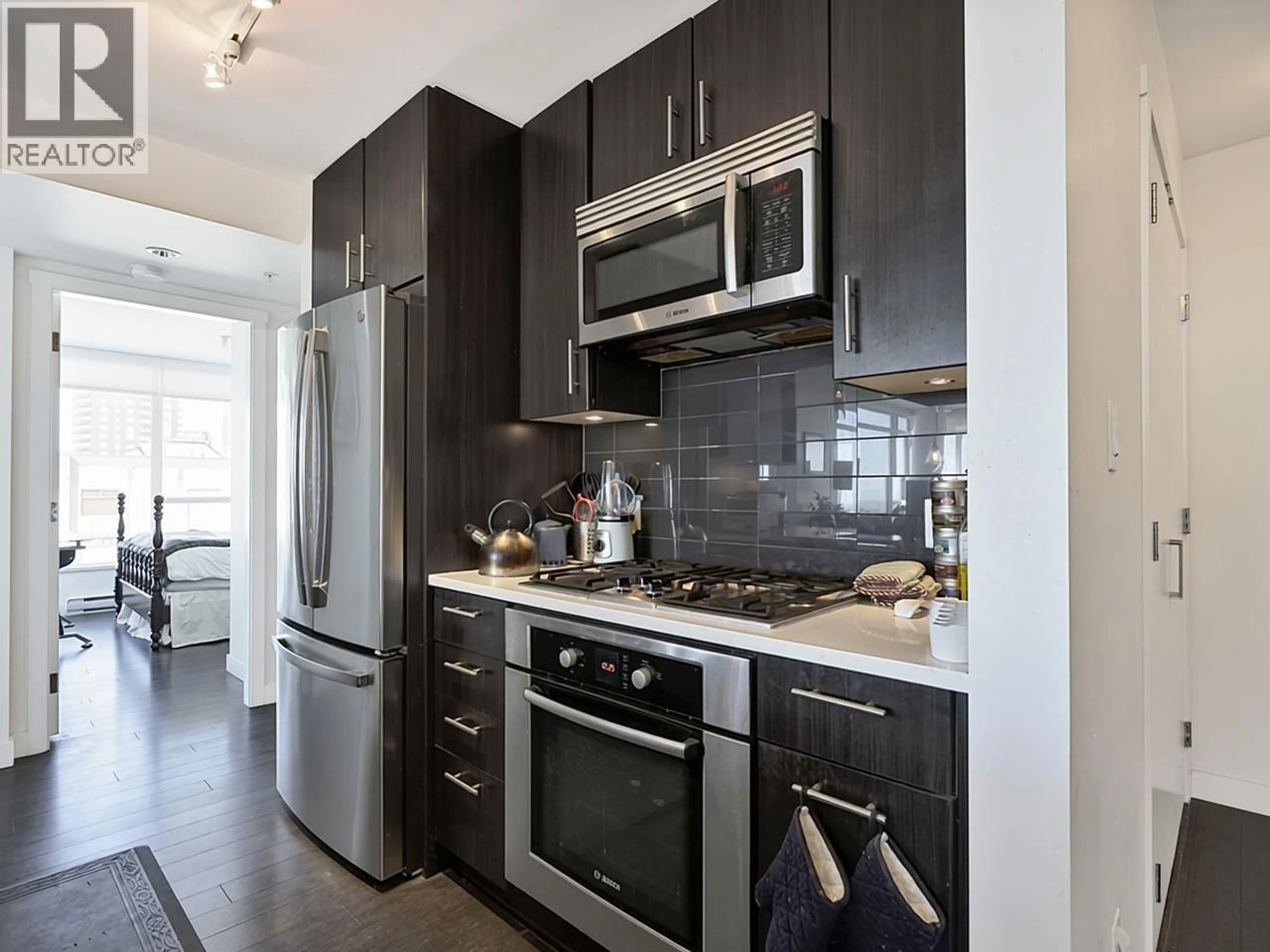 Contemporary kitchen, unknown for 2205 - 608 BELMONT STREET, New Westminster British Columbia V3M0G8