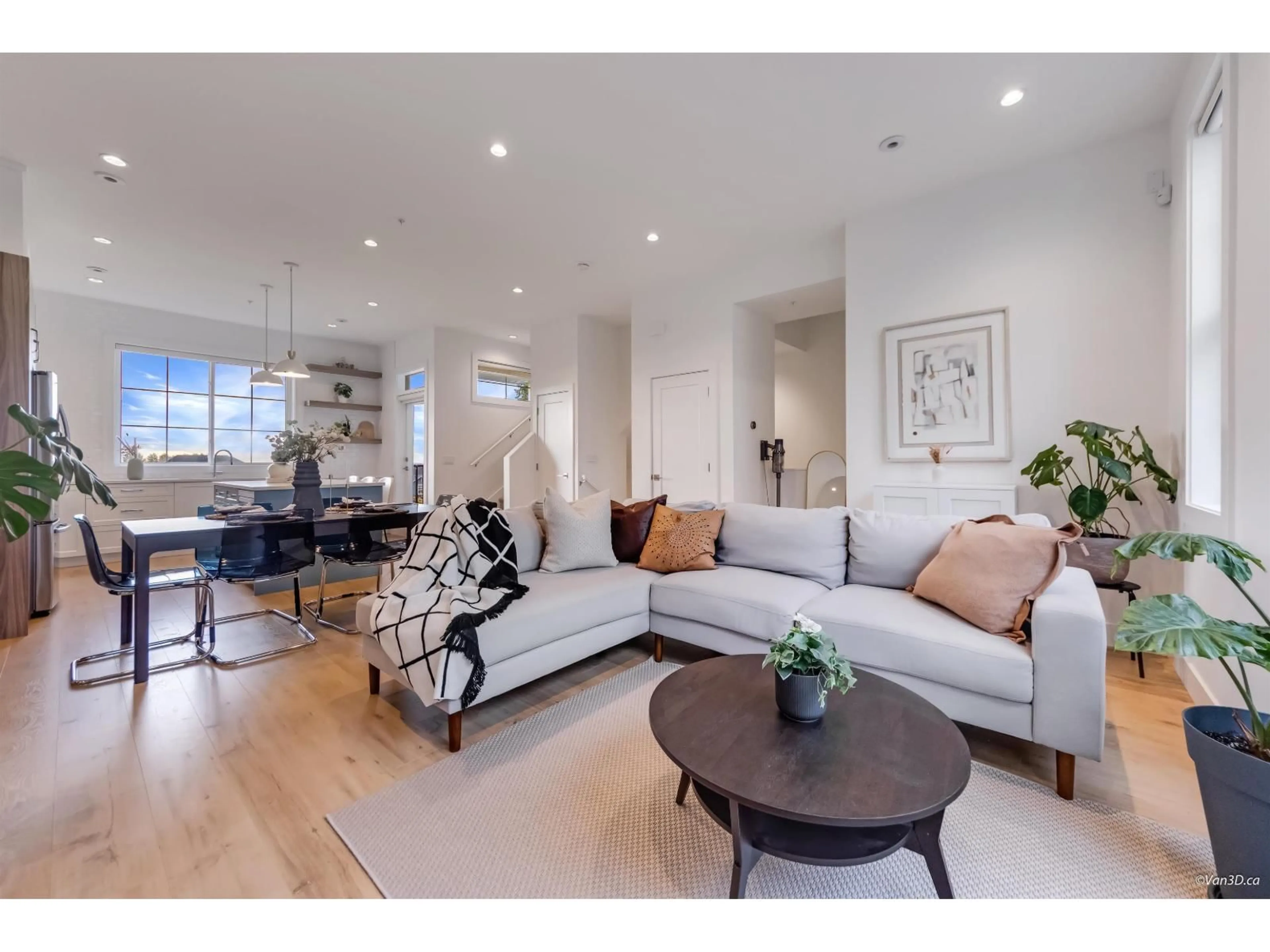 Living room with furniture, unknown for 40 - 20321 80 AVENUE, Langley British Columbia V2Y3S3
