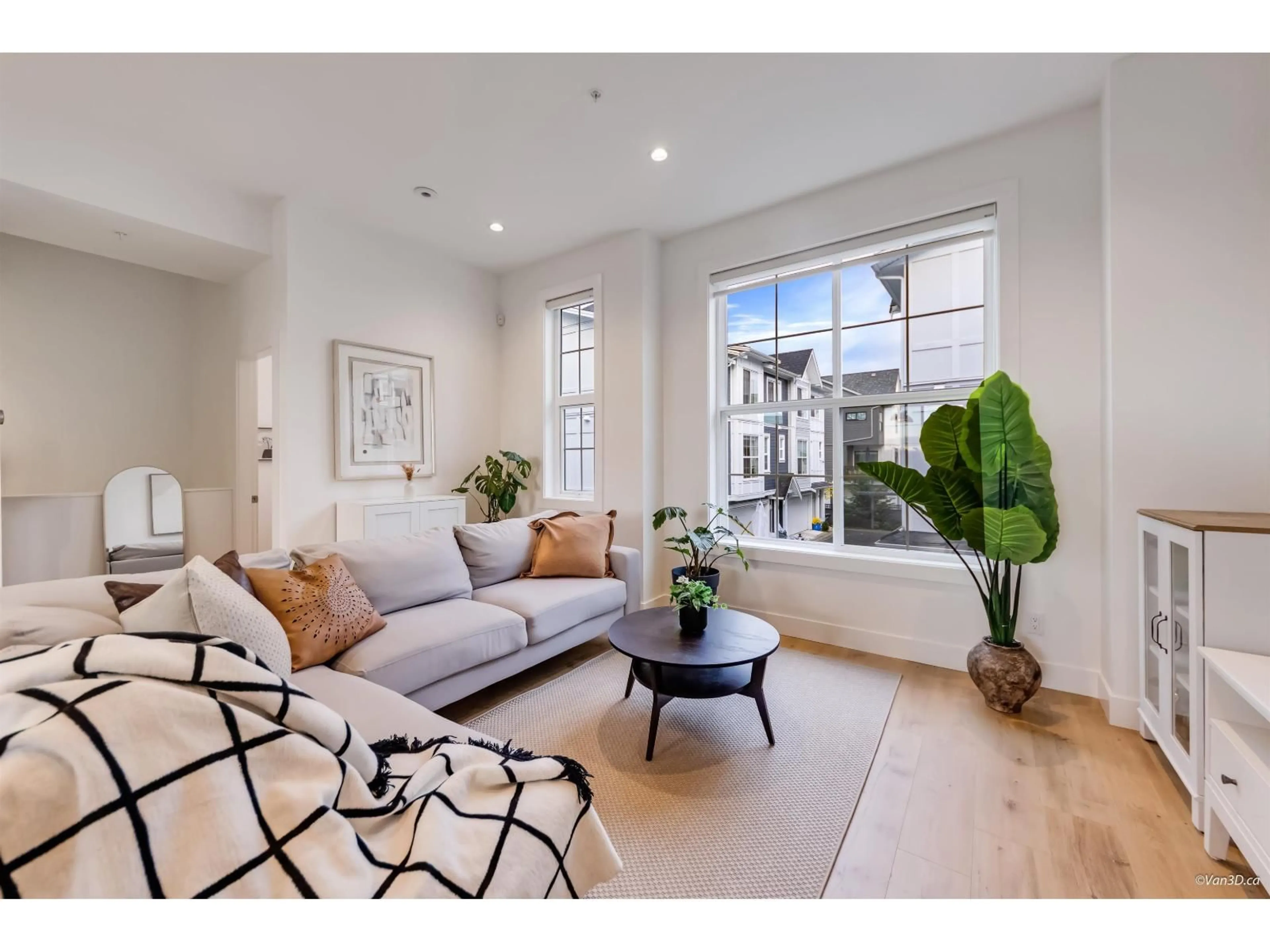 Living room with furniture, unknown for 40 - 20321 80 AVENUE, Langley British Columbia V2Y3S3