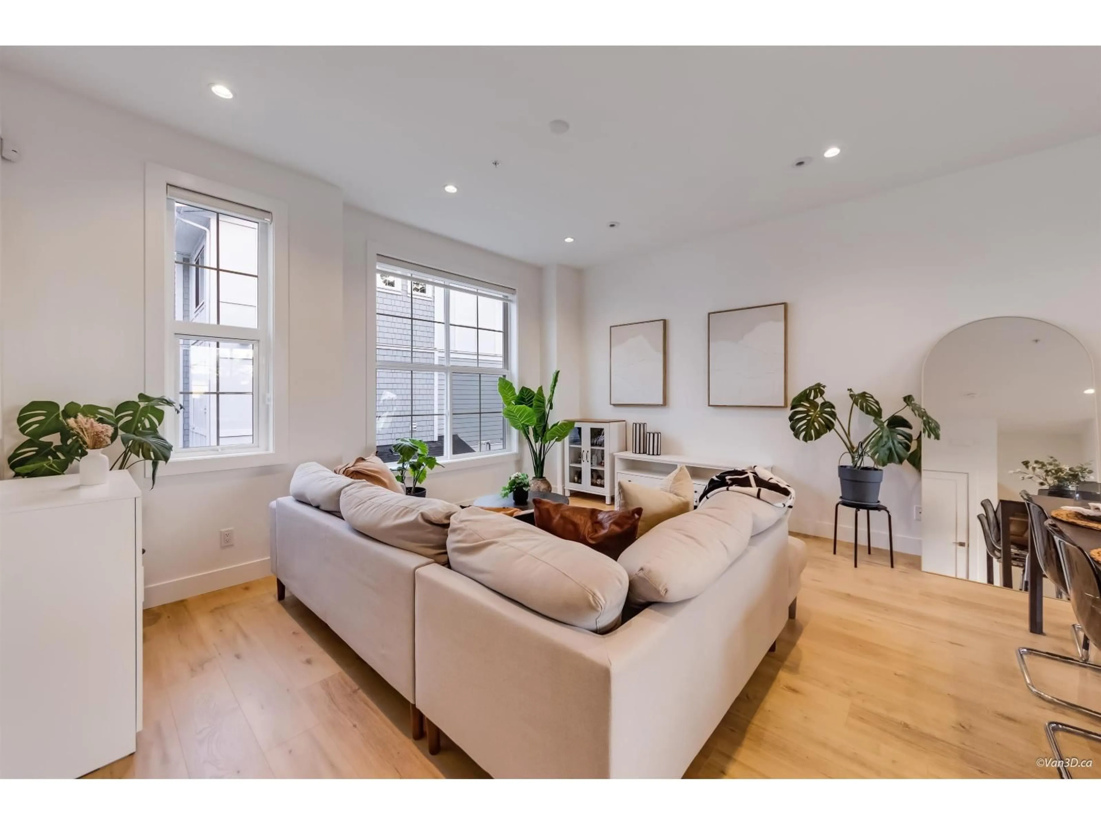 Living room with furniture, unknown for 40 - 20321 80 AVENUE, Langley British Columbia V2Y3S3