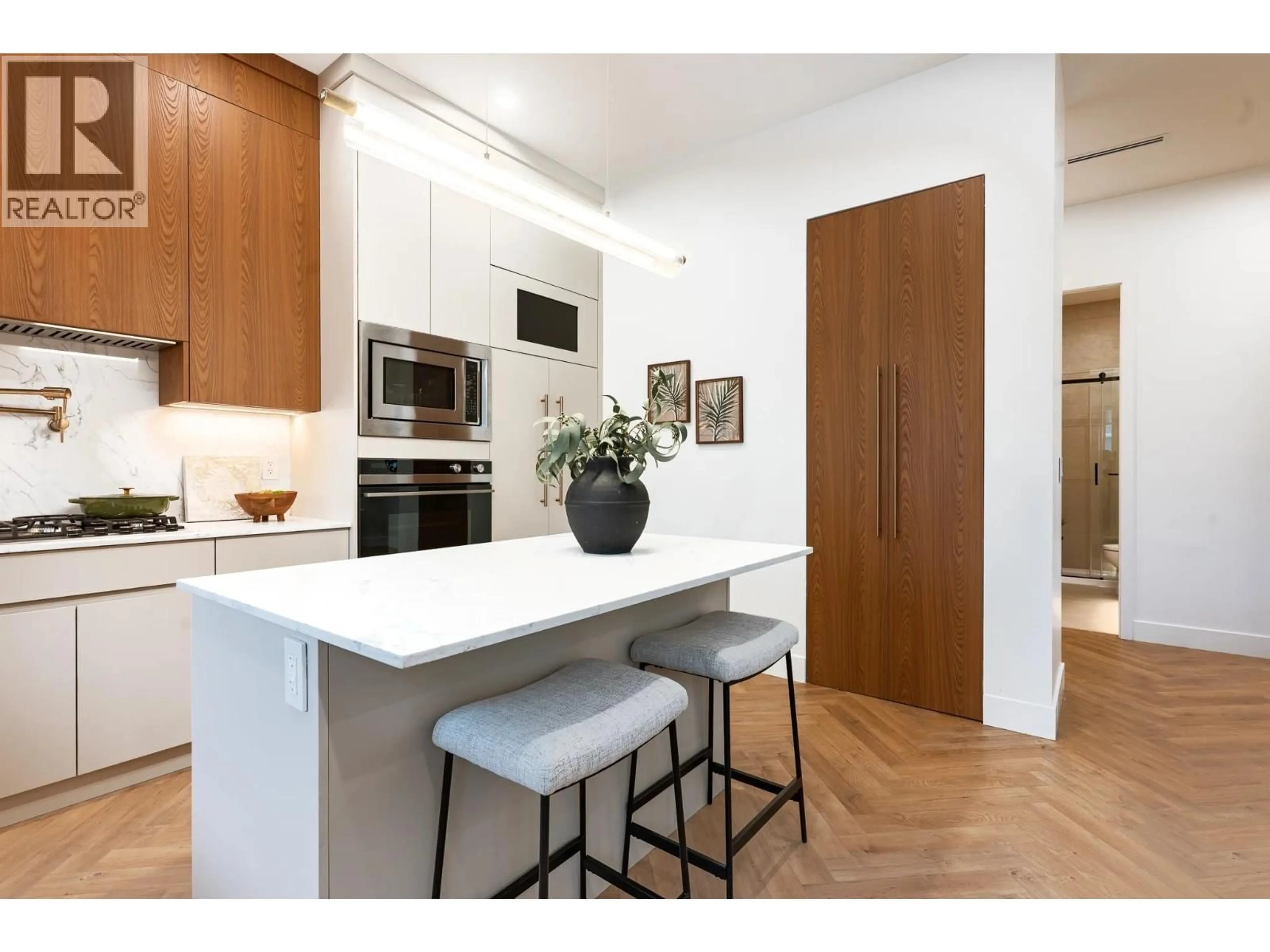 Open concept kitchen, wood/laminate floor for 101 - 1757 MORGAN AVENUE, Port Coquitlam British Columbia V3C1J6