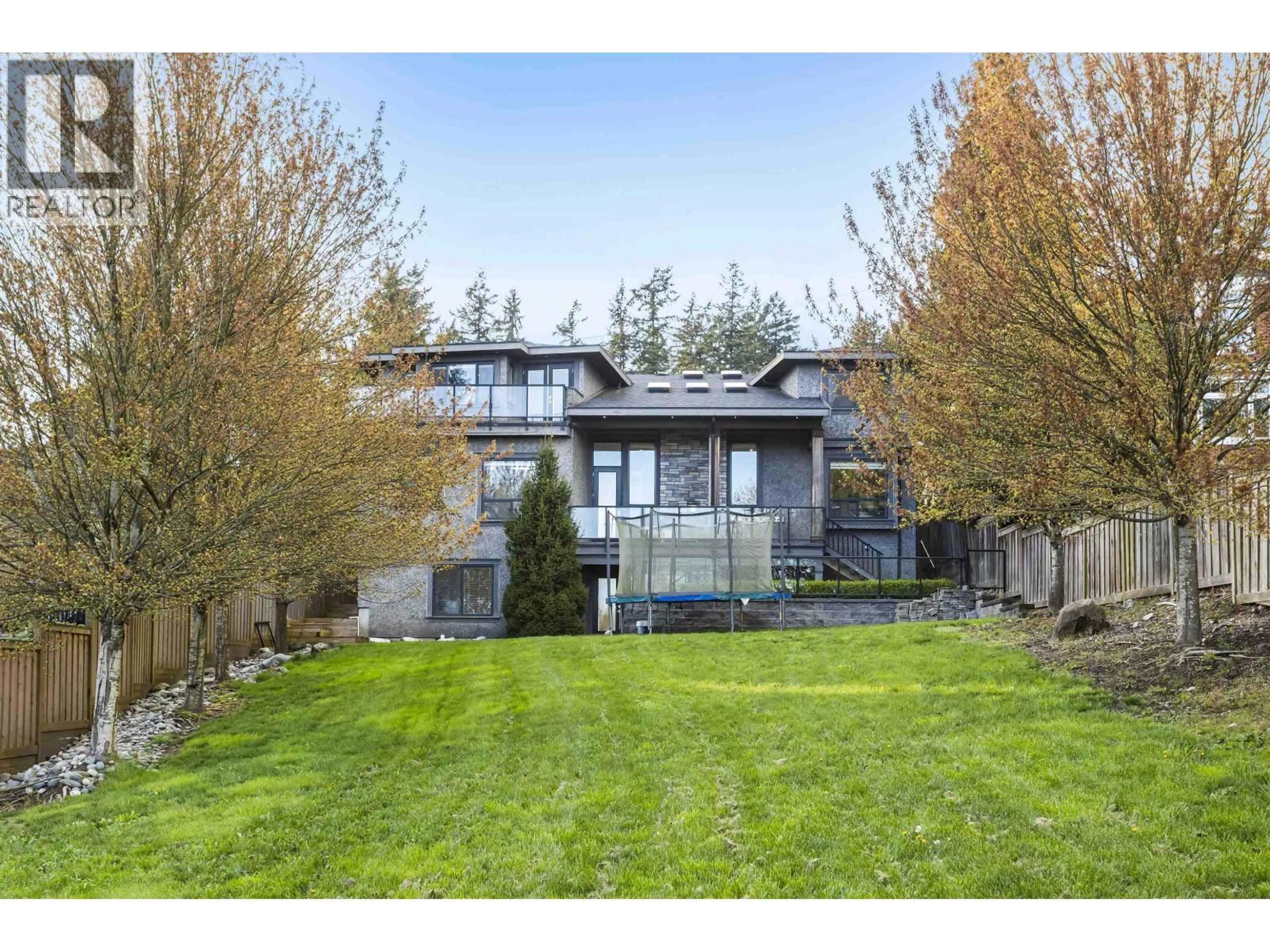 A pic from outside/outdoor area/front of a property/back of a property/a pic from drone, unknown for 8656 GILLEY AVENUE, Burnaby British Columbia V5J4Y5