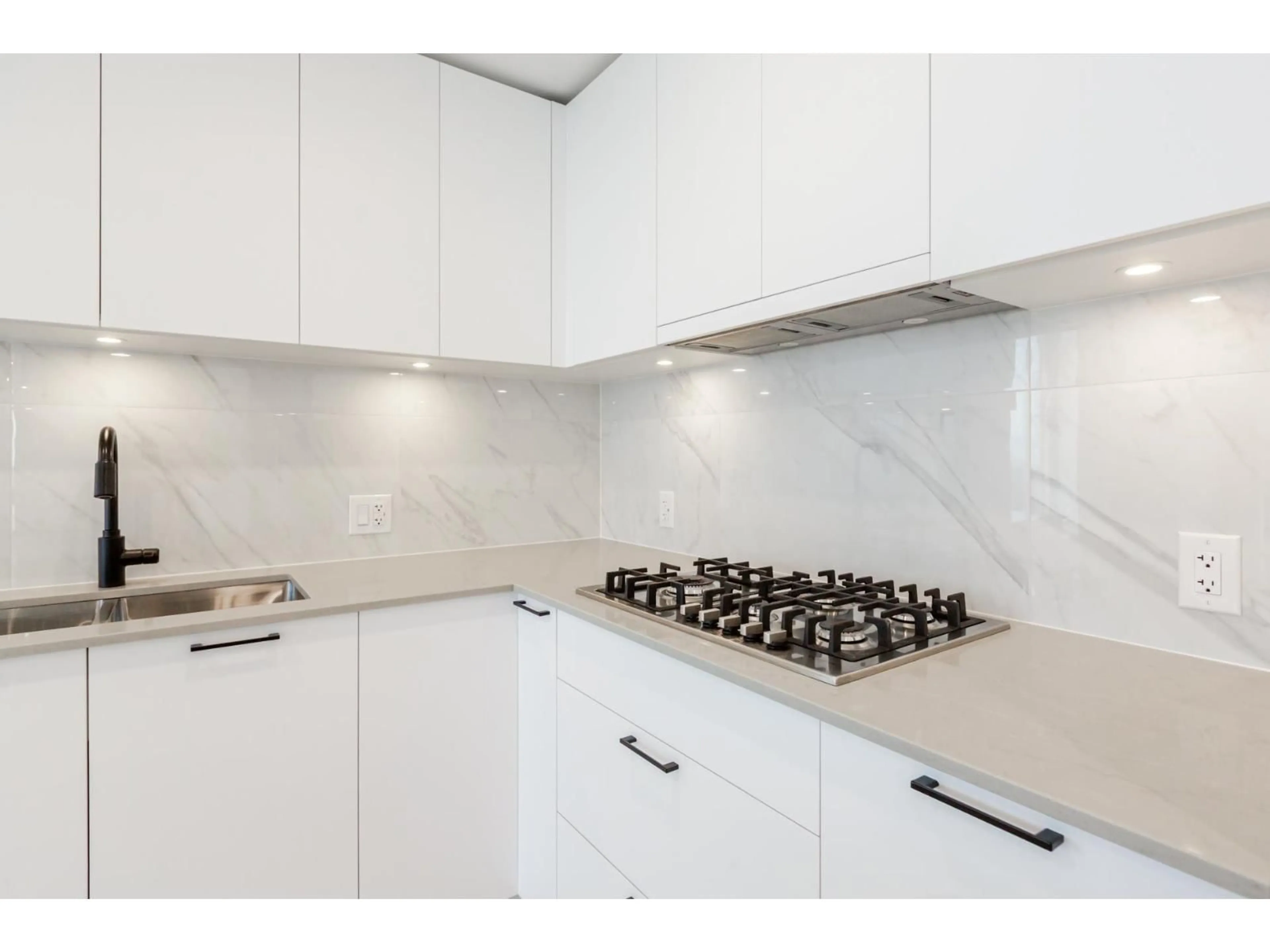 Standard kitchen, ceramic/tile floor for 3002 - 8551 201 STREET, Langley British Columbia V2Y3Y5