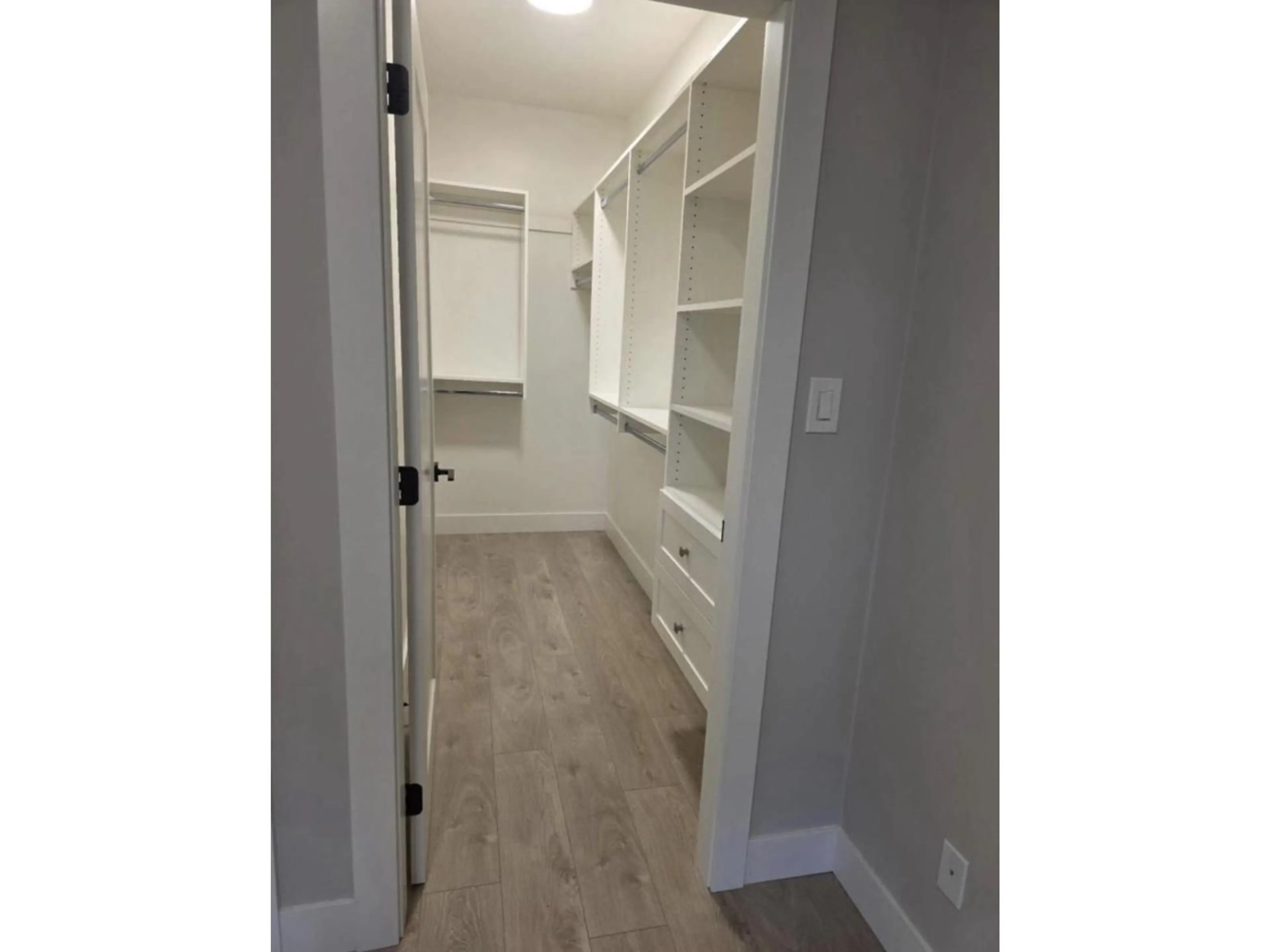 Storage room or clothes room or walk-in closet for 211 - 14818 60 AVENUE, Surrey British Columbia V3S1R9