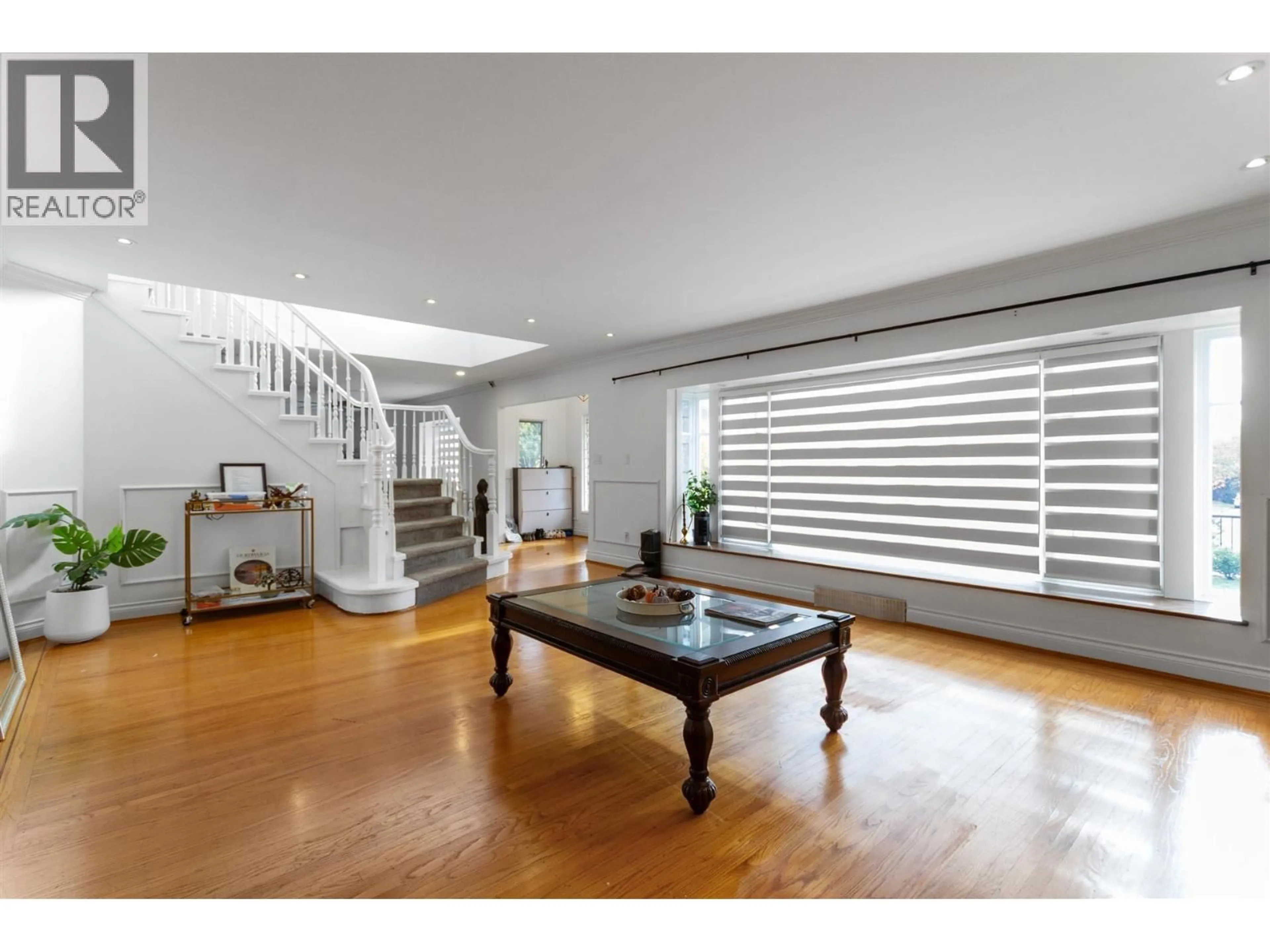 Indoor foyer for 1195 50TH AVENUE, Vancouver British Columbia V6P1B1