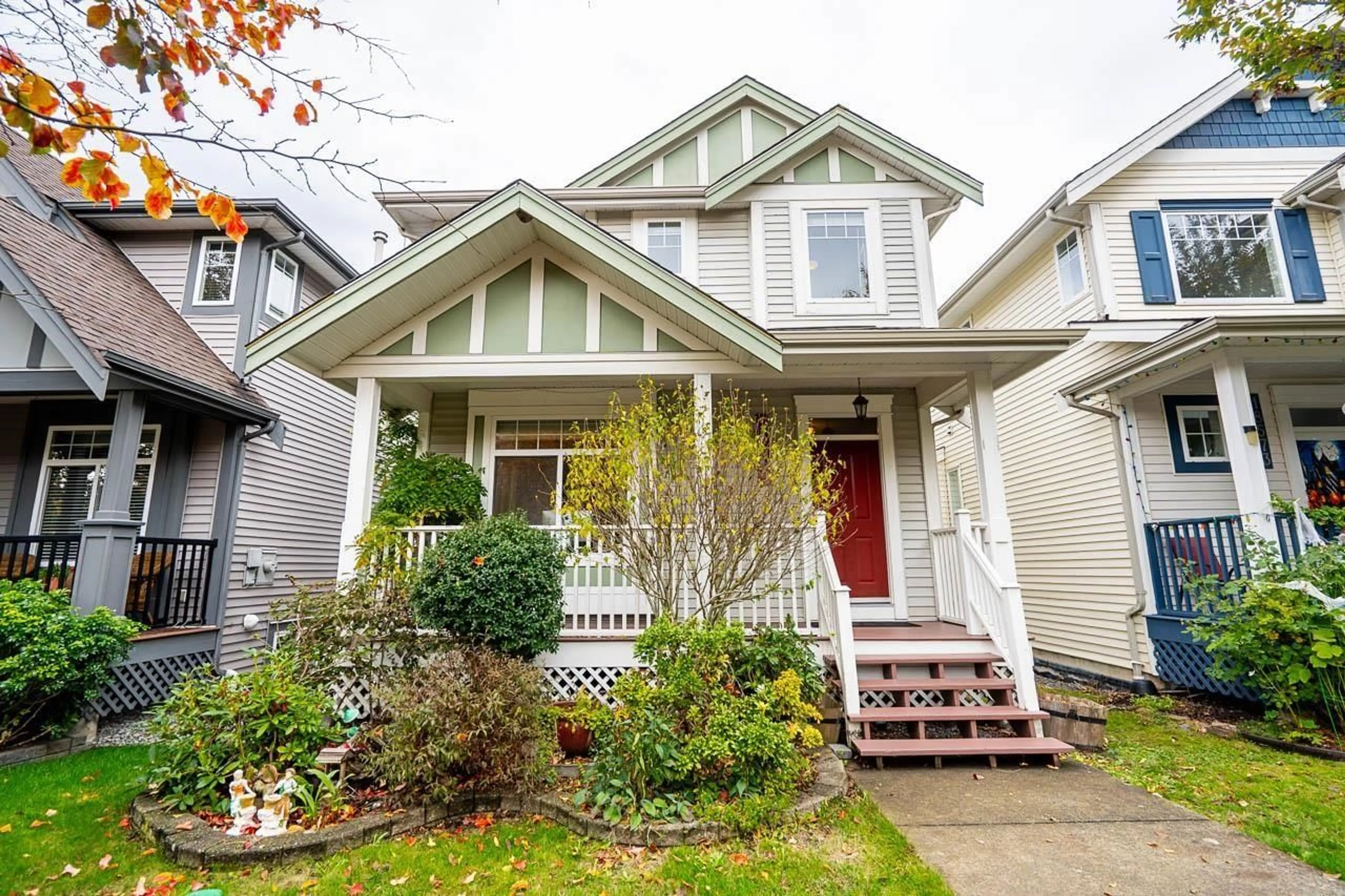 Home with vinyl exterior material, street for 18569 67TH AVENUE, Surrey British Columbia V3S1Z1