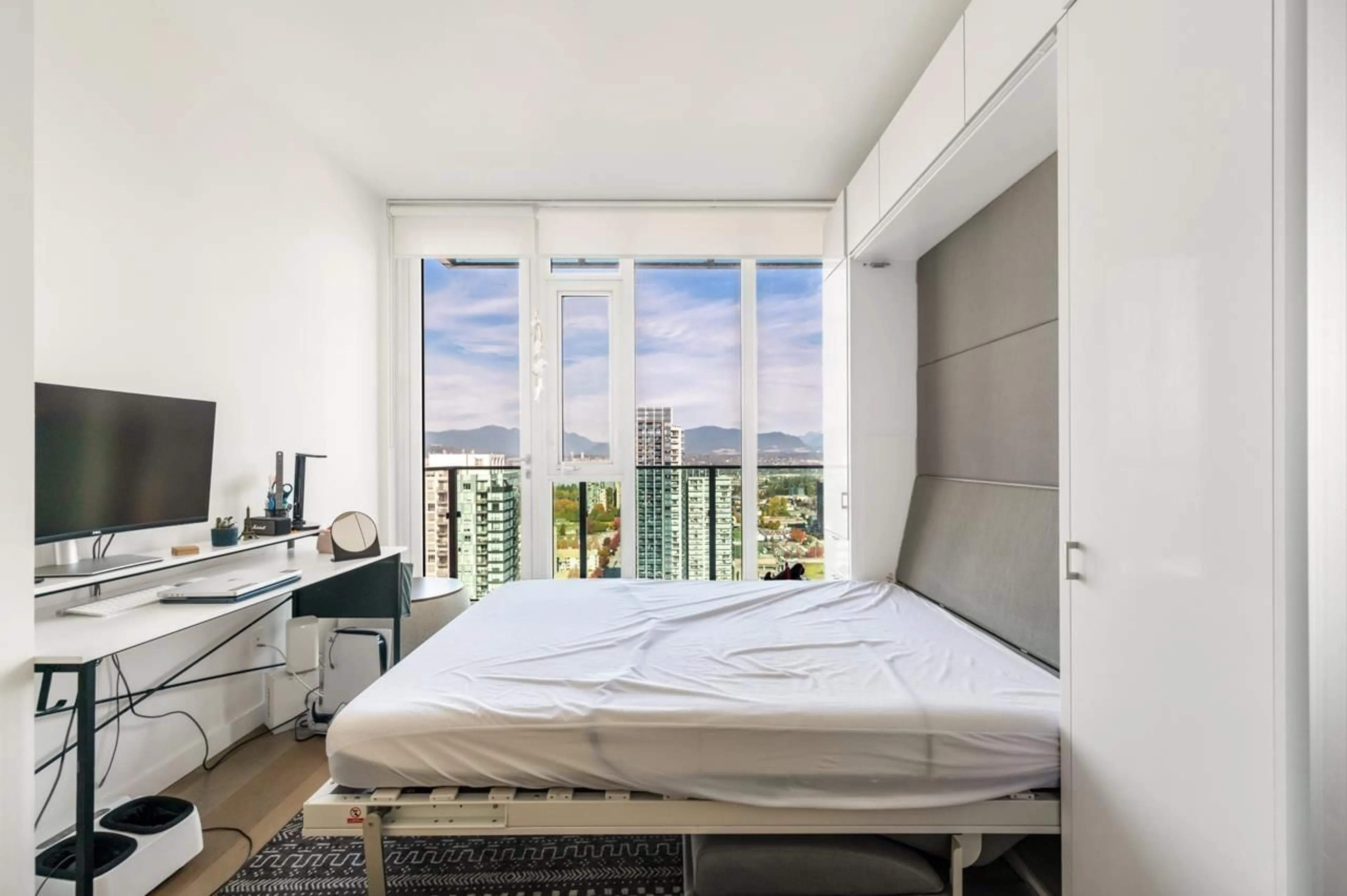 Bedroom with bed, unknown for 3306 - 13438 CENTRAL AVENUE, Surrey British Columbia V3T0N2