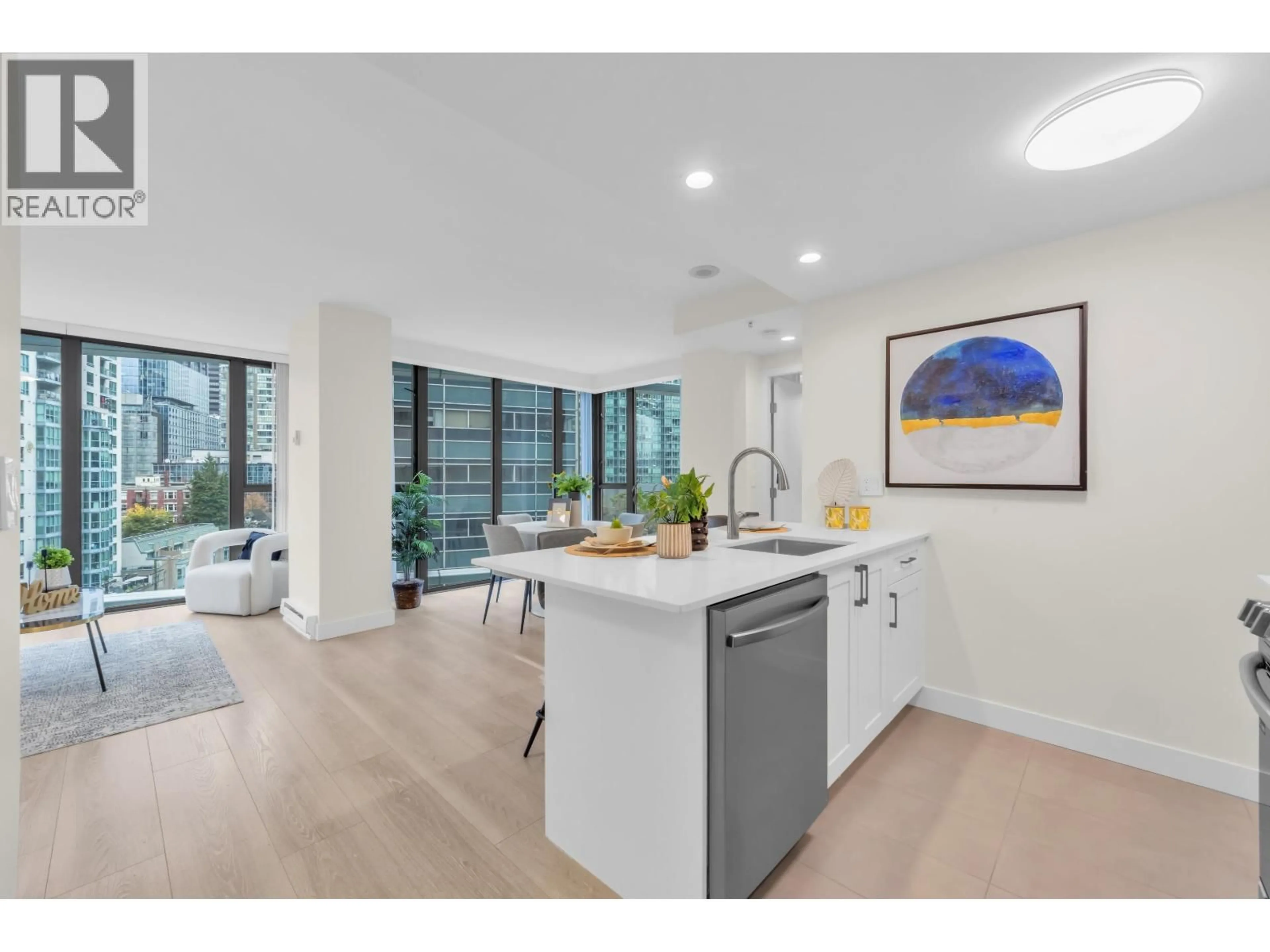 Open concept kitchen, unknown for 909 - 1331 GEORGIA STREET, Vancouver British Columbia V6E4P1