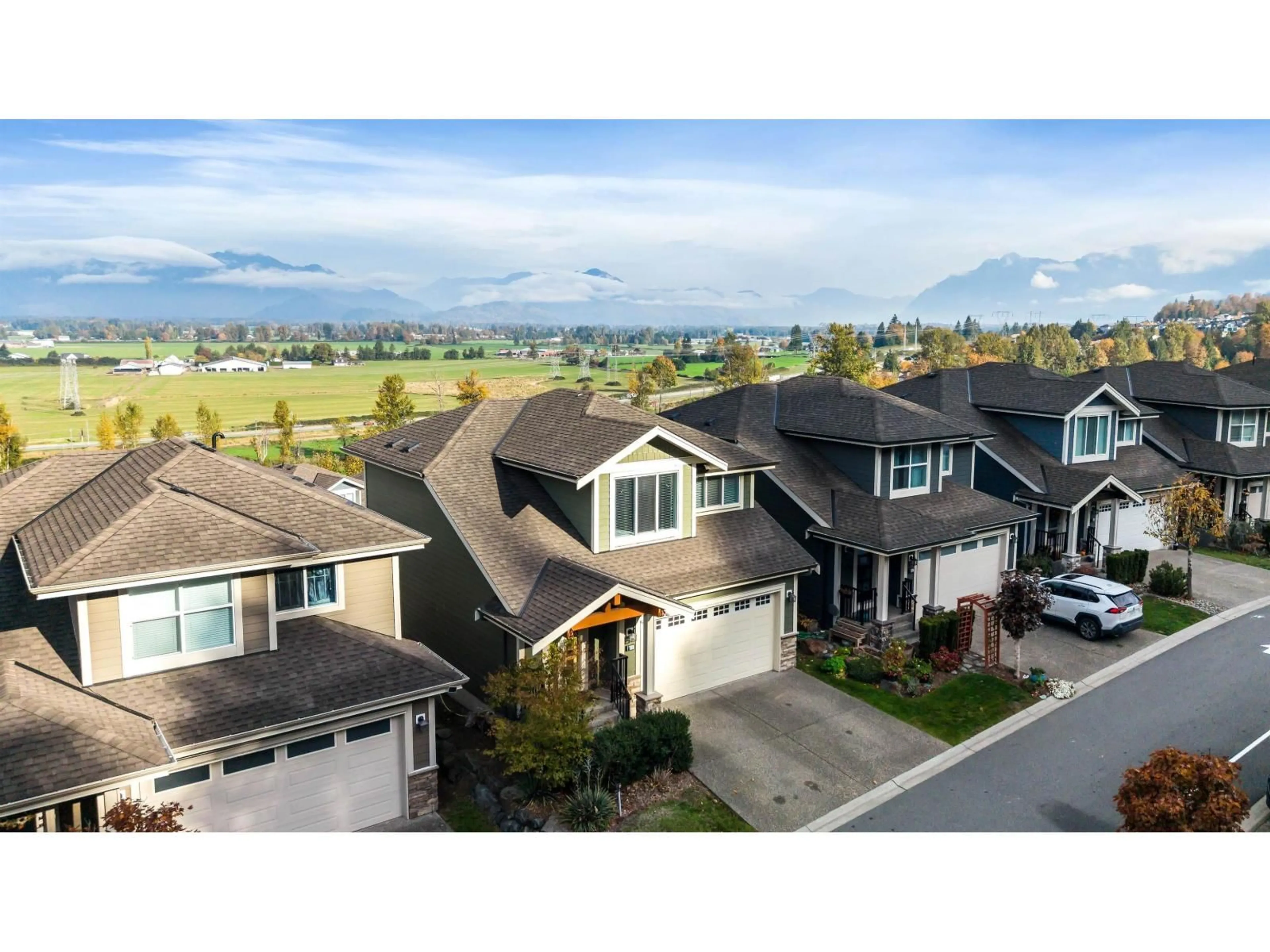 A pic from outside/outdoor area/front of a property/back of a property/a pic from drone, mountain view for 39 - 50634 LEDGESTONE PLACE, Chilliwack British Columbia V2P0E7